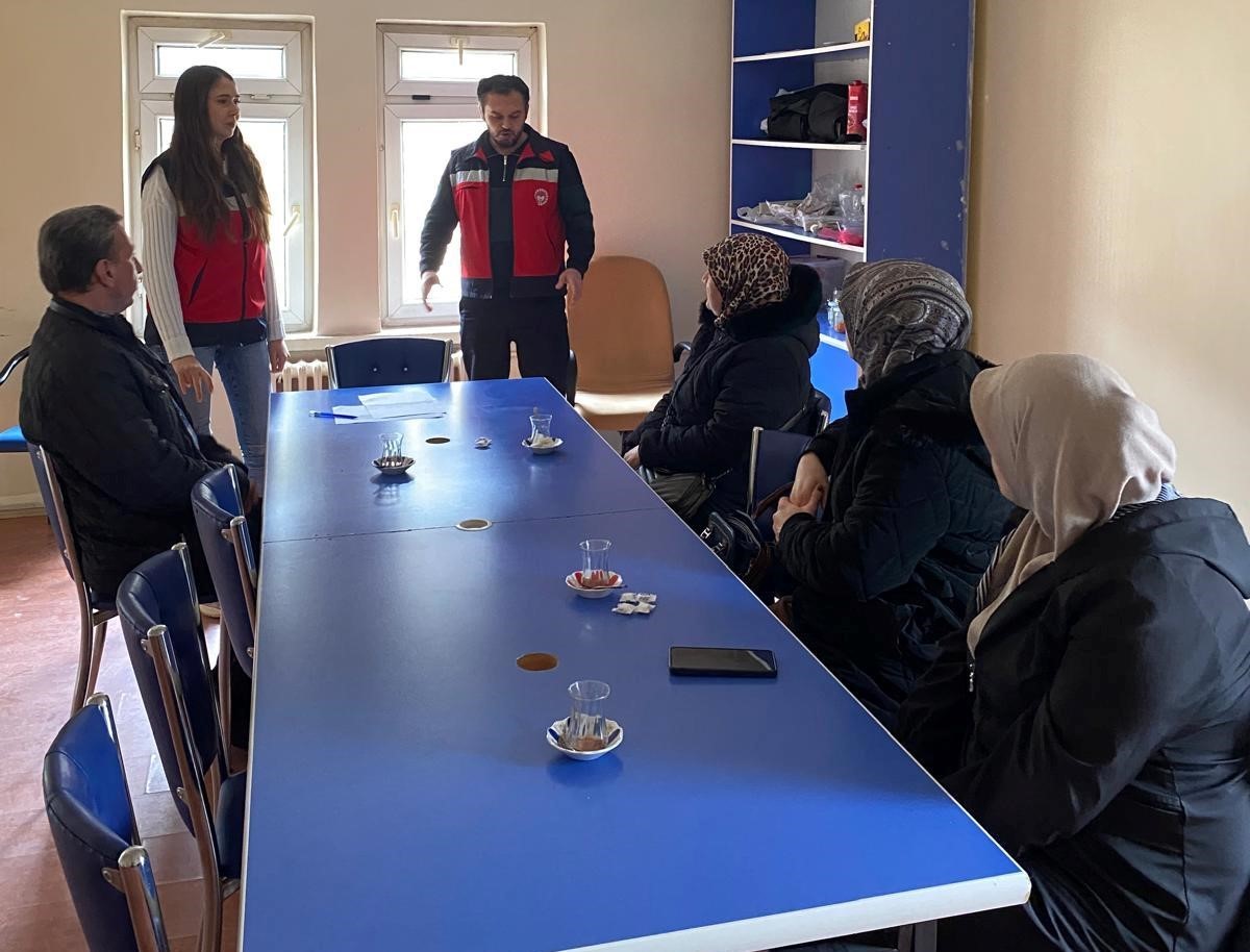 Emet’te okul personeline özel hijyen eğitimi verildi
