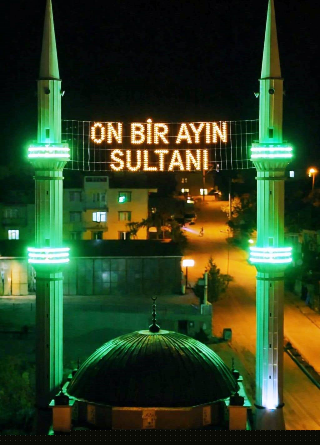 Emet’te Ramazan coşkusu mahya ile taçlandı
