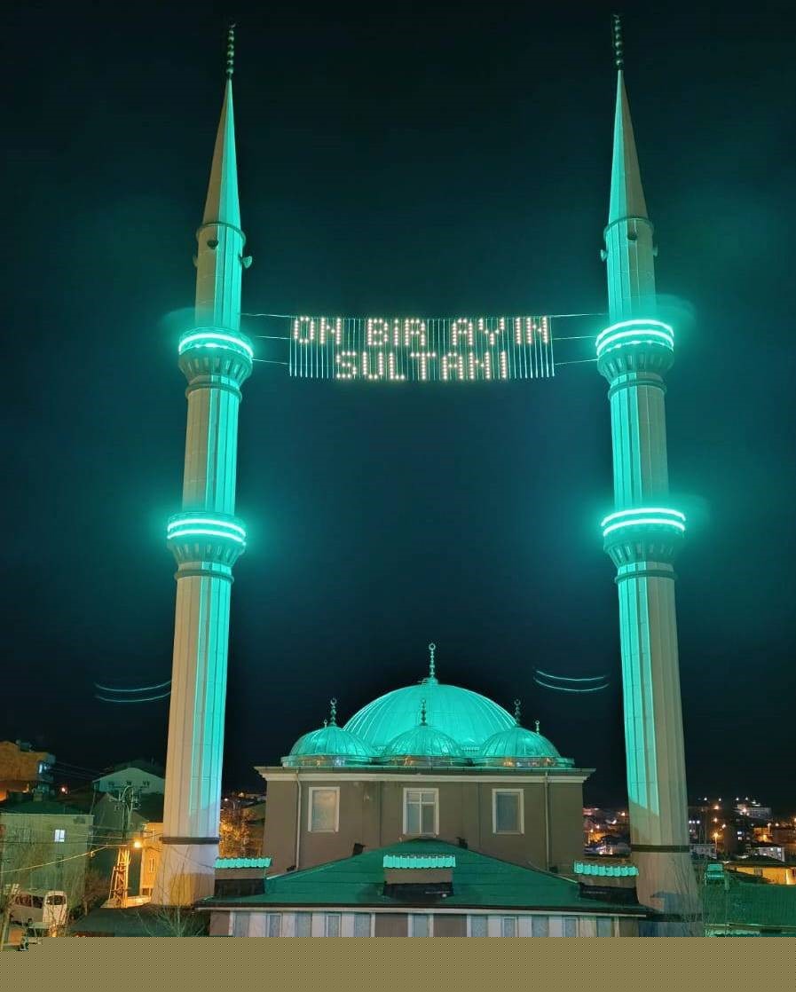 Emet’te Ramazan coşkusu mahya ile taçlandı
