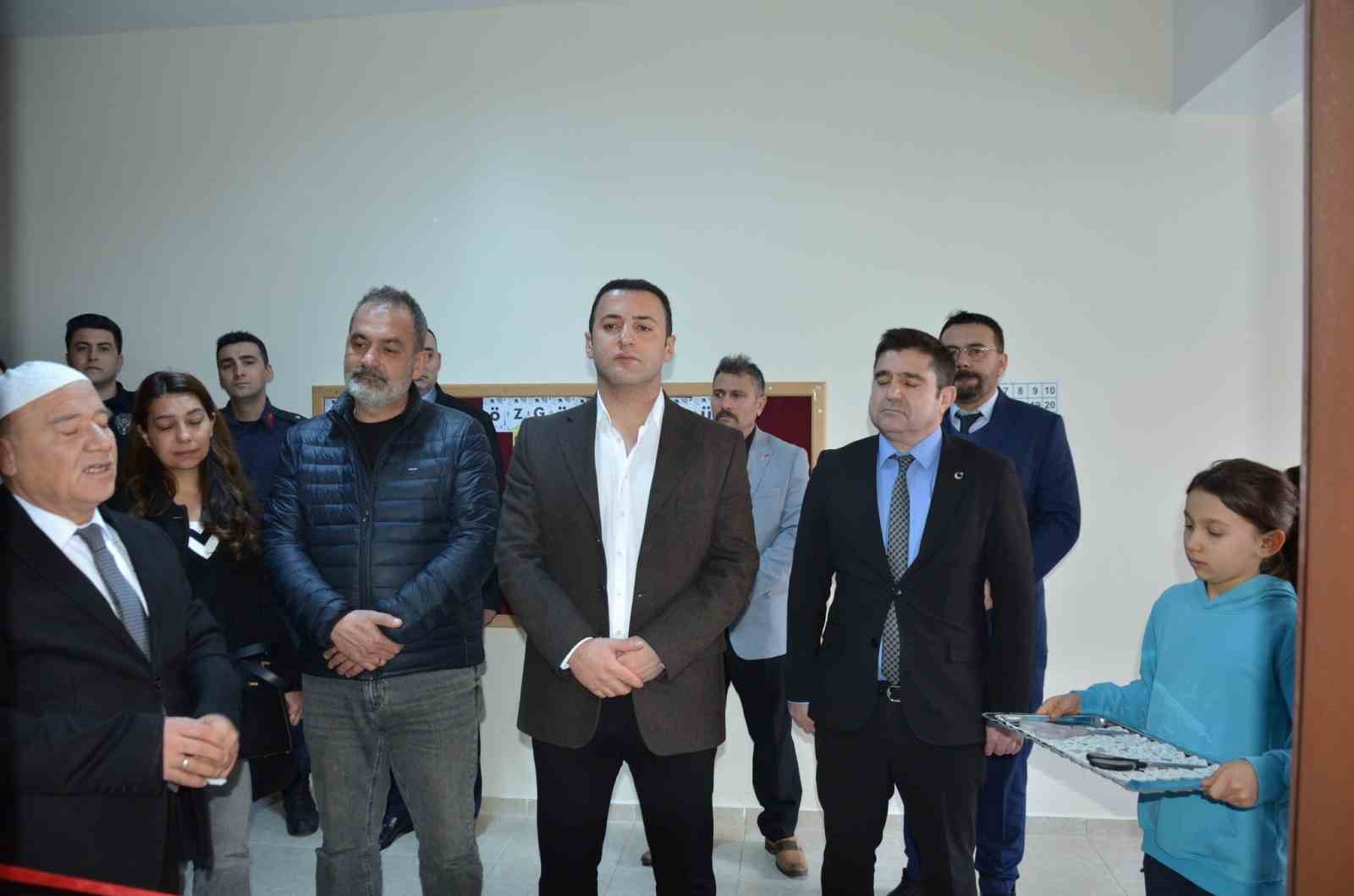 Emet’te şehidin adı okul kütüphanesinde yaşatılacak
