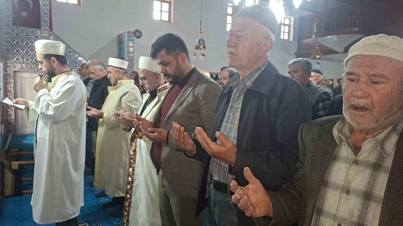 Emet’teki geneleksel yağmur duası yeterli yağış sebebi ile bu yıl şükür duası oldu
