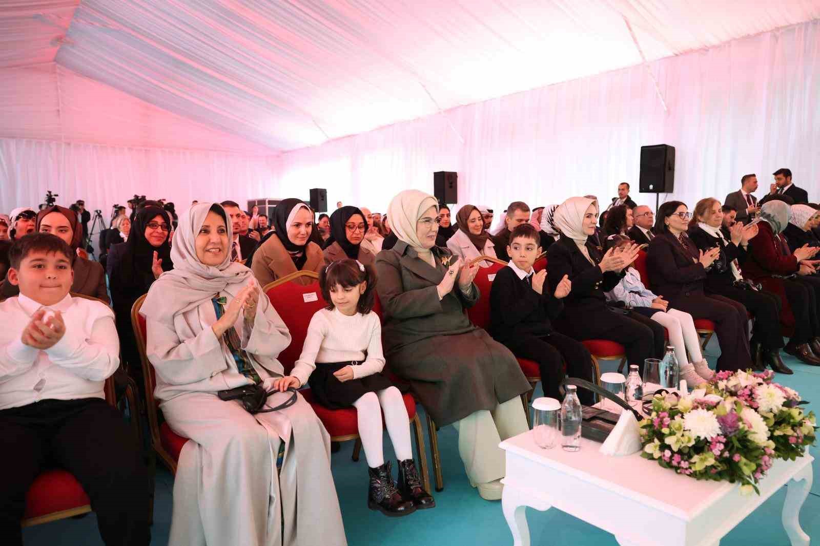 Emine Erdoğan: "Gazze’de iki senede 54 bine yakın çocuk yetim kaldı"
