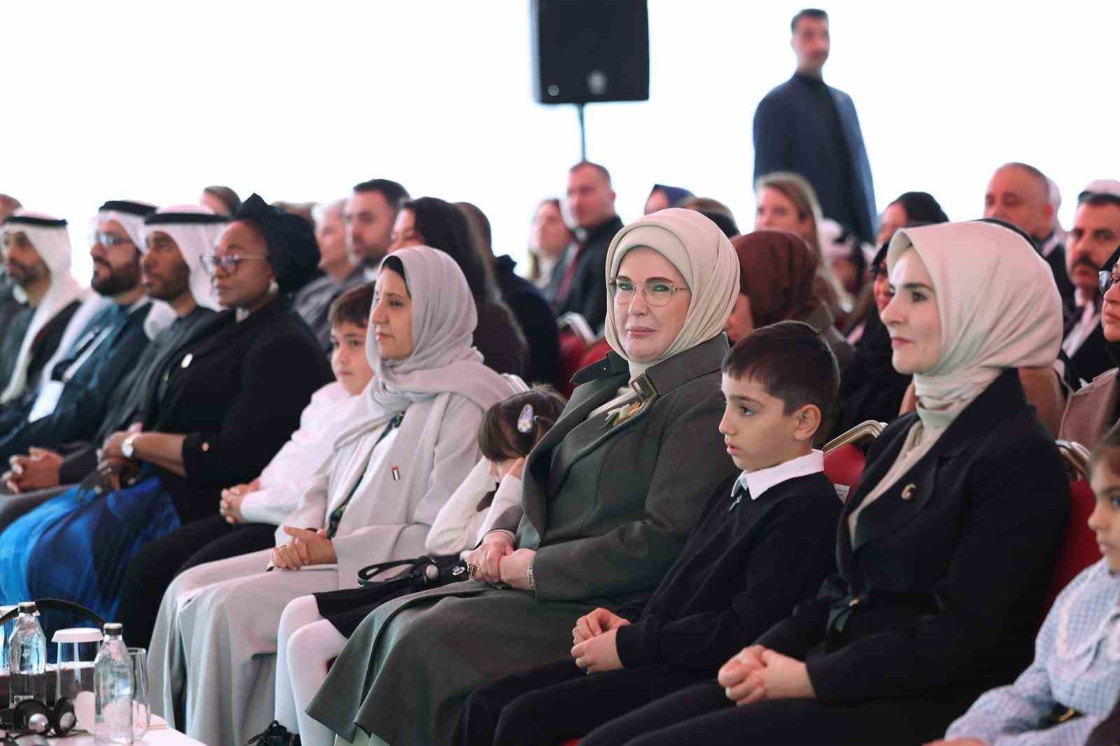 Emine Erdoğan: "Gazze’de iki senede 54 bine yakın çocuk yetim kaldı"
