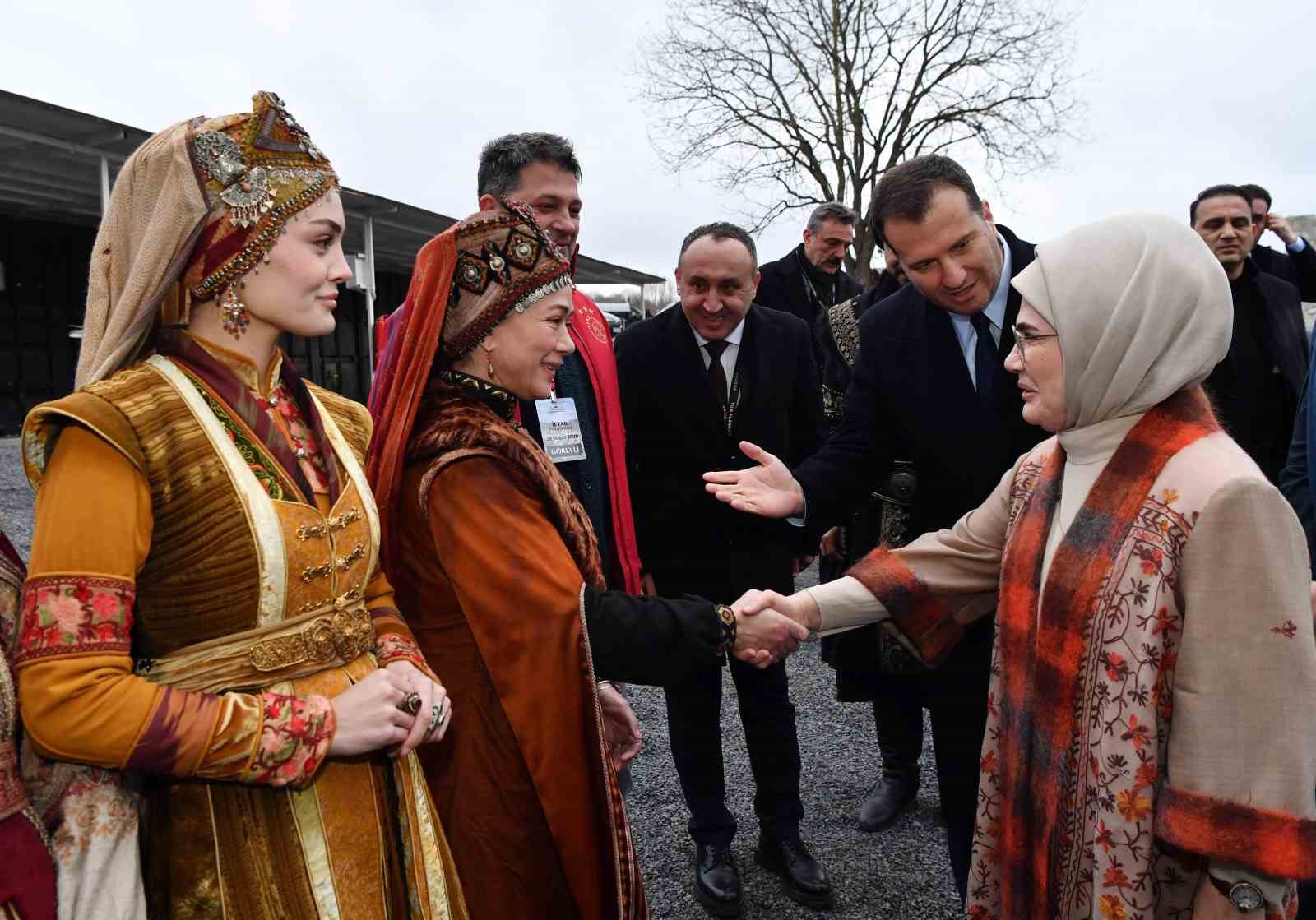 Emine Erdoğan, onursal başkanı olduğu dernek ve vakıfların temsilcileriyle bir araya geldi
