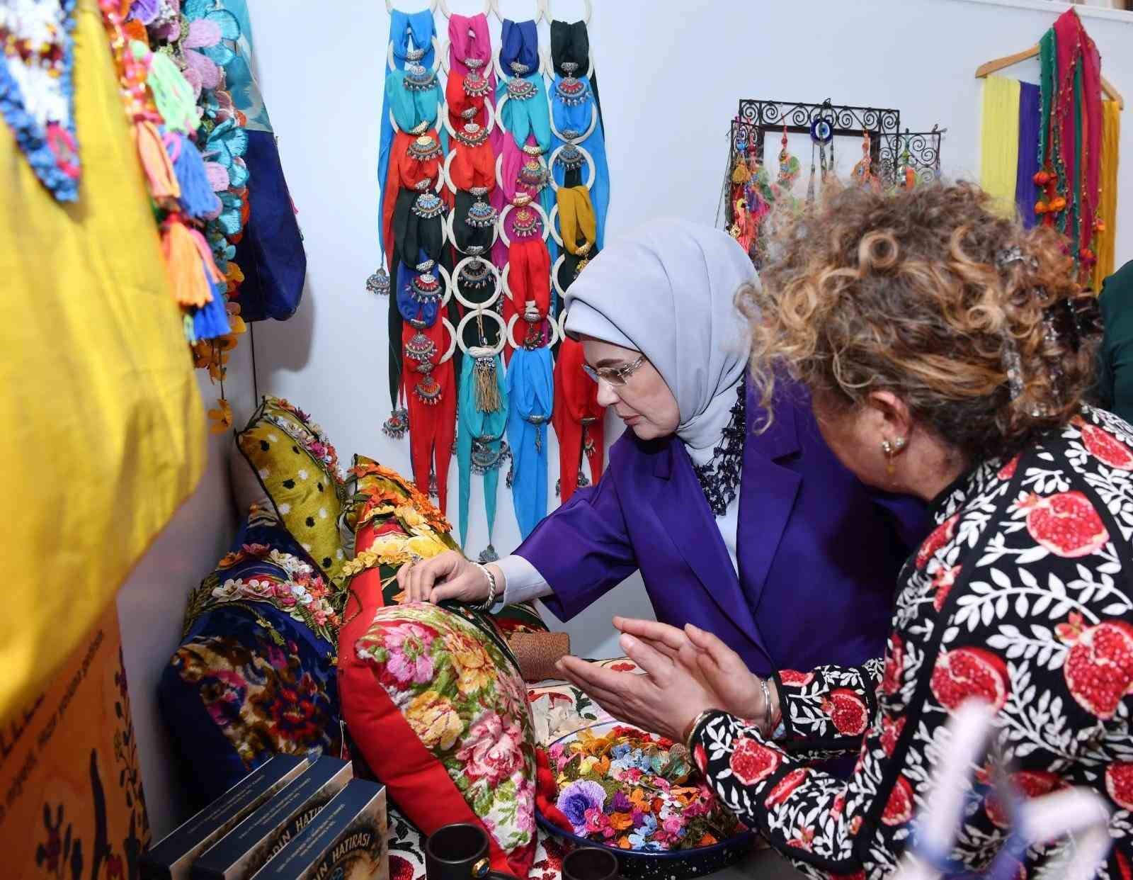 Emine Erdoğan, TOGEM-DER’in geleneksel "Cemre Çarşısı"nın açılışına katıldı
