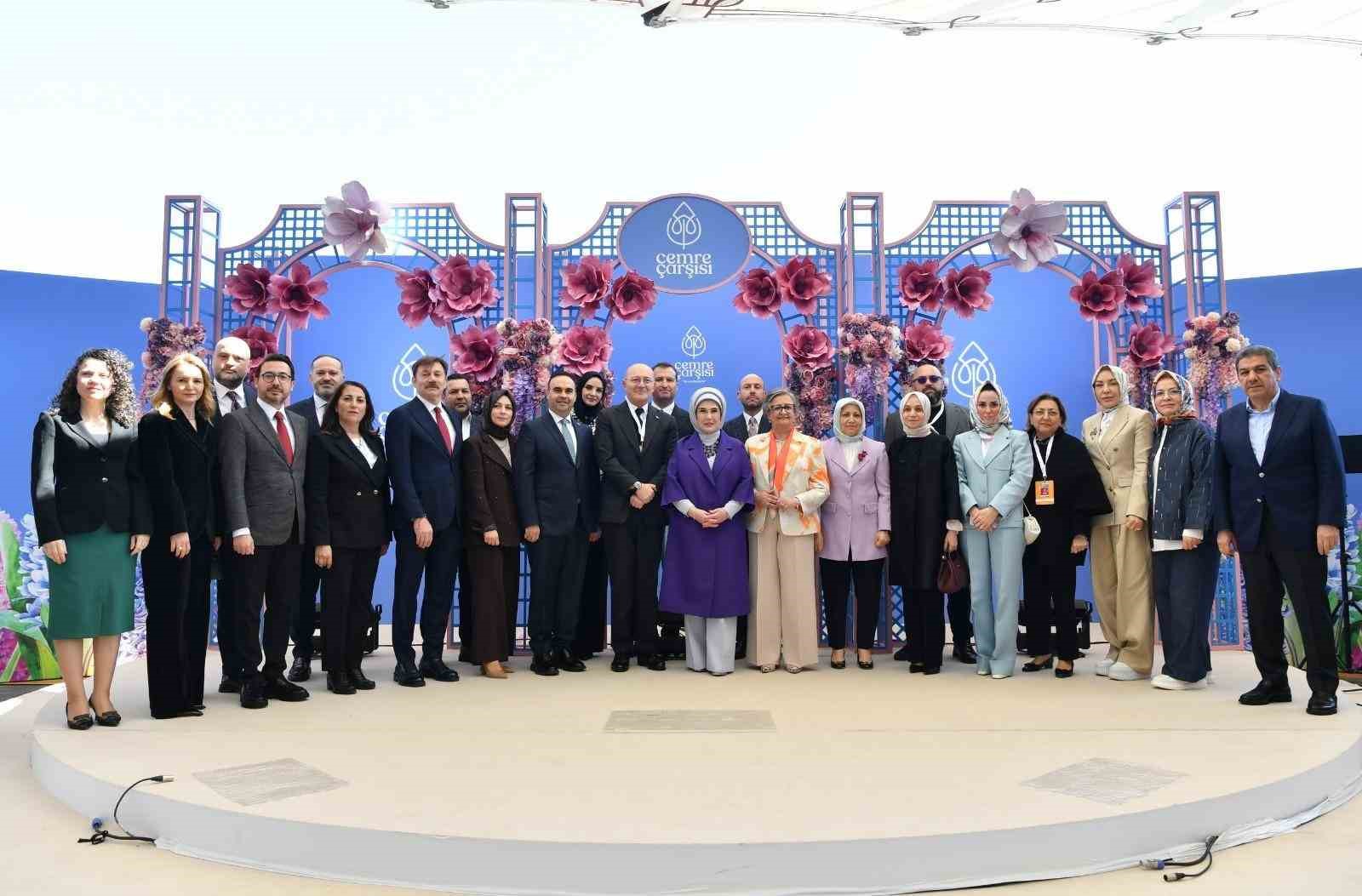 Emine Erdoğan, TOGEM-DER’in geleneksel "Cemre Çarşısı"nın açılışına katıldı
