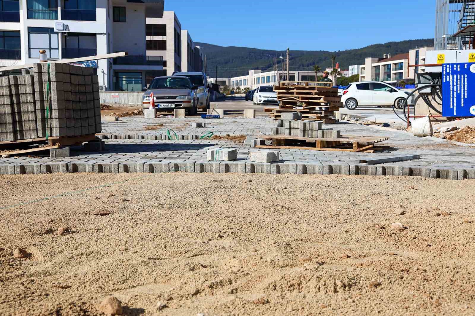 Emirbeyazıt Mahallesi Kolejler bölgesinde üstyapı çalışmaları başladı
