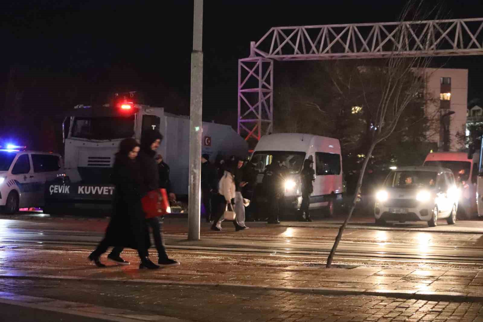 Emniyet güçleri huzurlu ve güvenli yılbaşı için denetimlerini arttırdı
