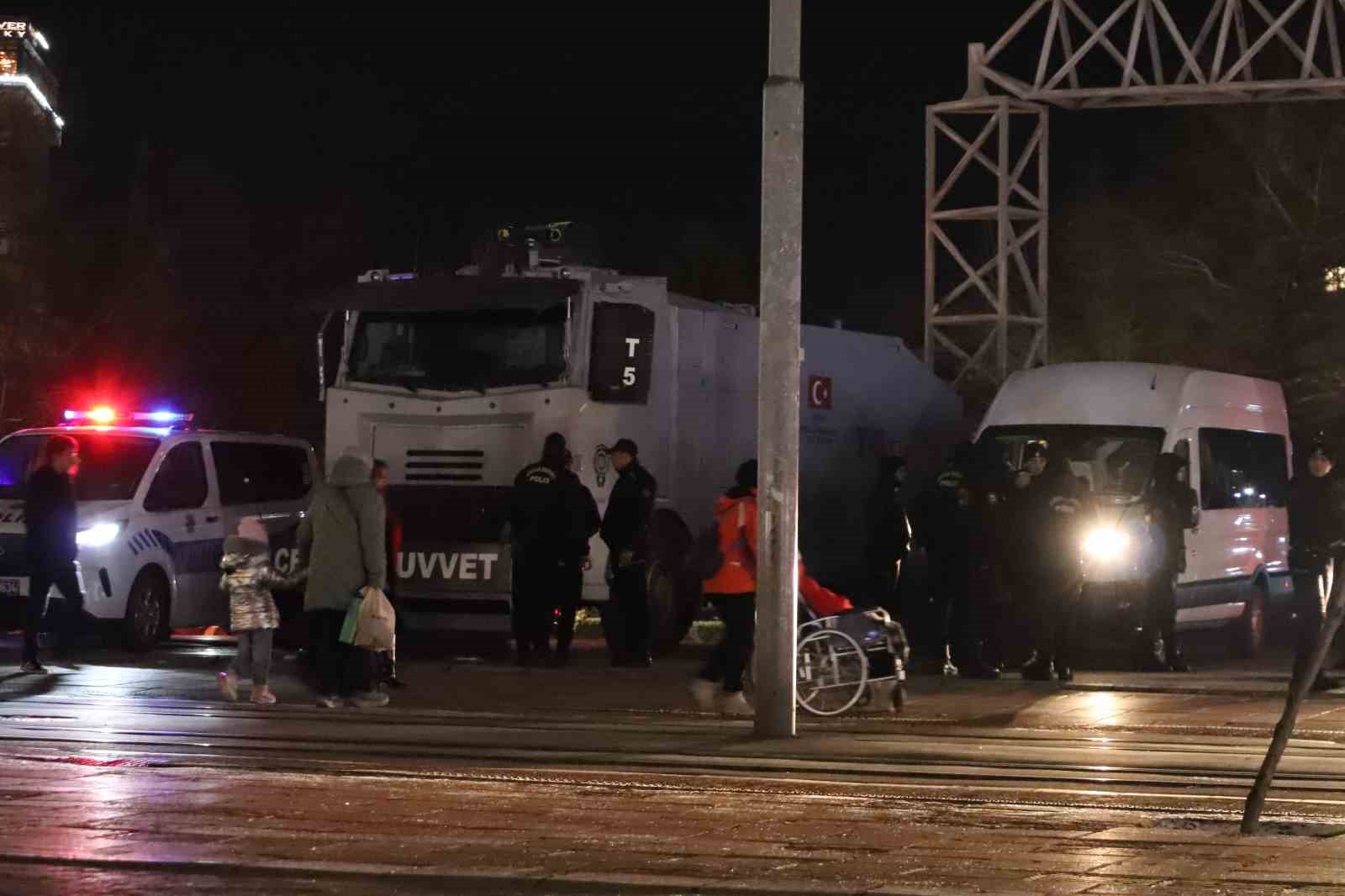 Emniyet güçleri huzurlu ve güvenli yılbaşı için denetimlerini arttırdı
