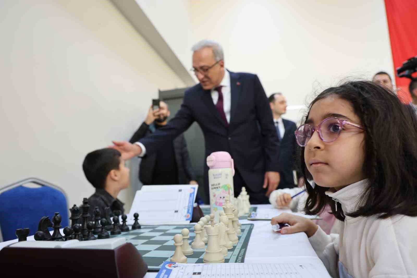 Emniyet Müdürlüğü’nde satranç heyecanı
Emniyet Müdürlüğü’nde satranç heyecanı