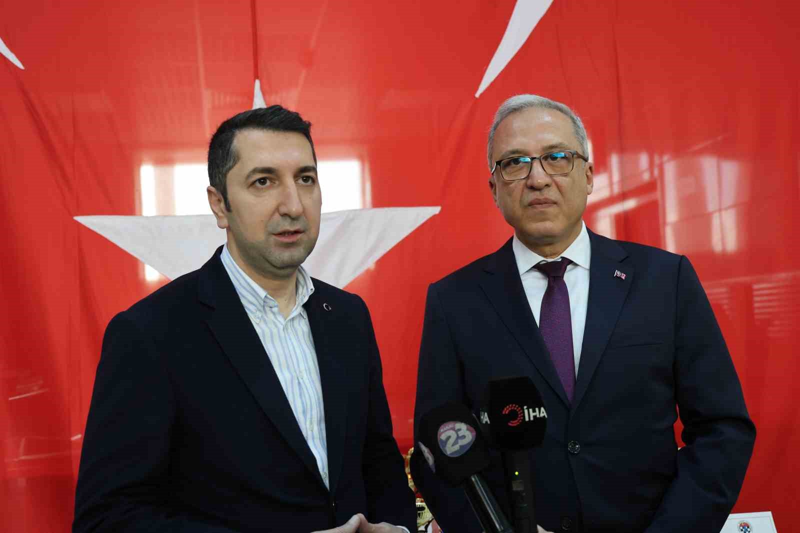 Emniyet Müdürlüğü’nde satranç heyecanı
Emniyet Müdürlüğü’nde satranç heyecanı