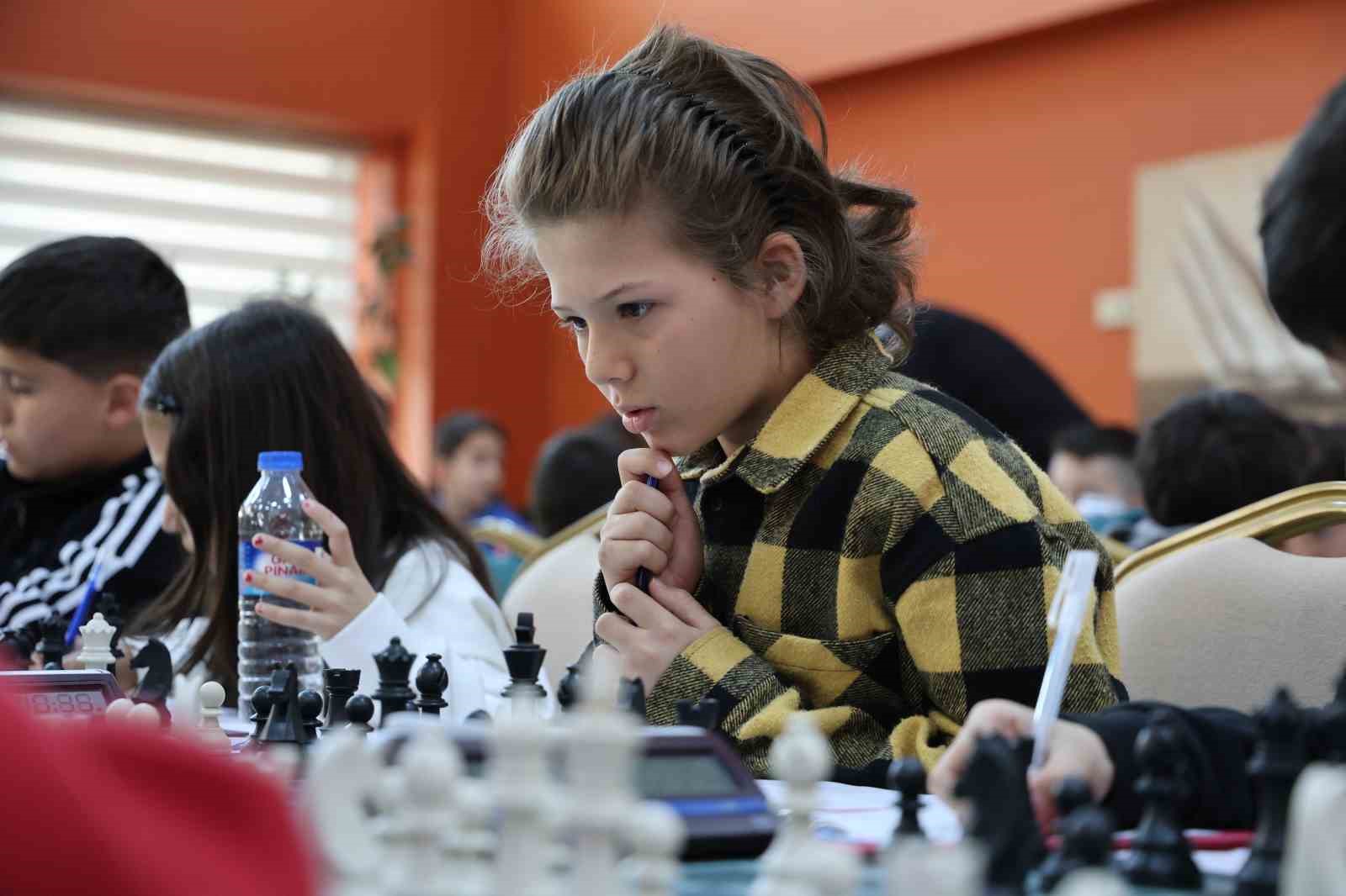 Emniyet Müdürlüğü’nde satranç heyecanı
Emniyet Müdürlüğü’nde satranç heyecanı