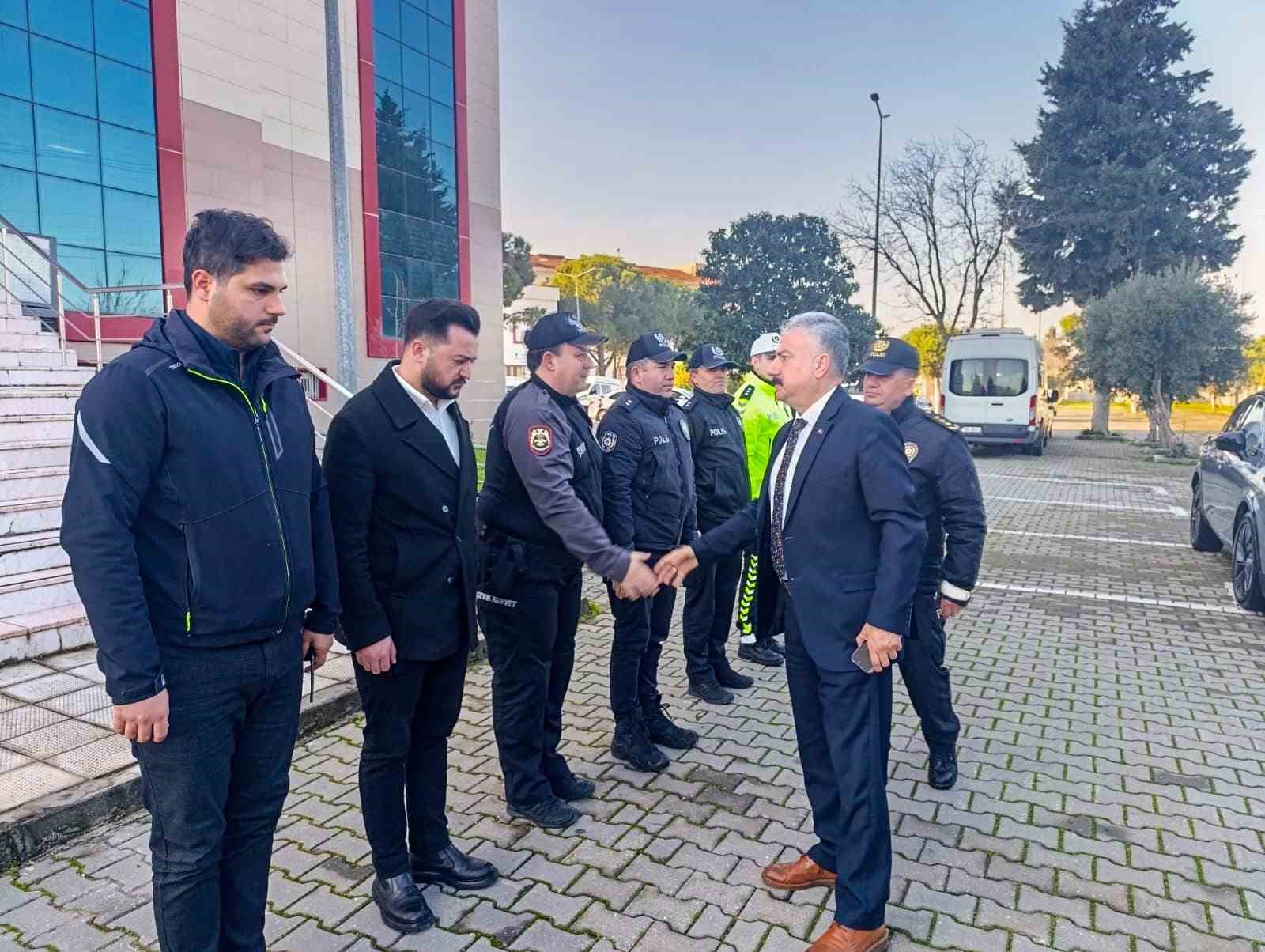 Emniyet Müdürü Aktaş ilçelerde güvenlik denetimi yaptı
Emniyet Müdürü Aktaş ilçelerde güvenlik denetimi yaptı
