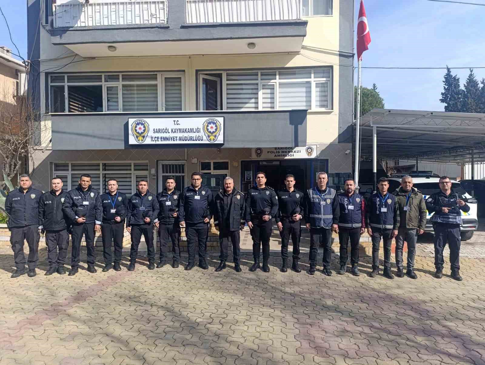 Emniyet Müdürü Aktaş ilçelerde güvenlik denetimi yaptı
Emniyet Müdürü Aktaş ilçelerde güvenlik denetimi yaptı