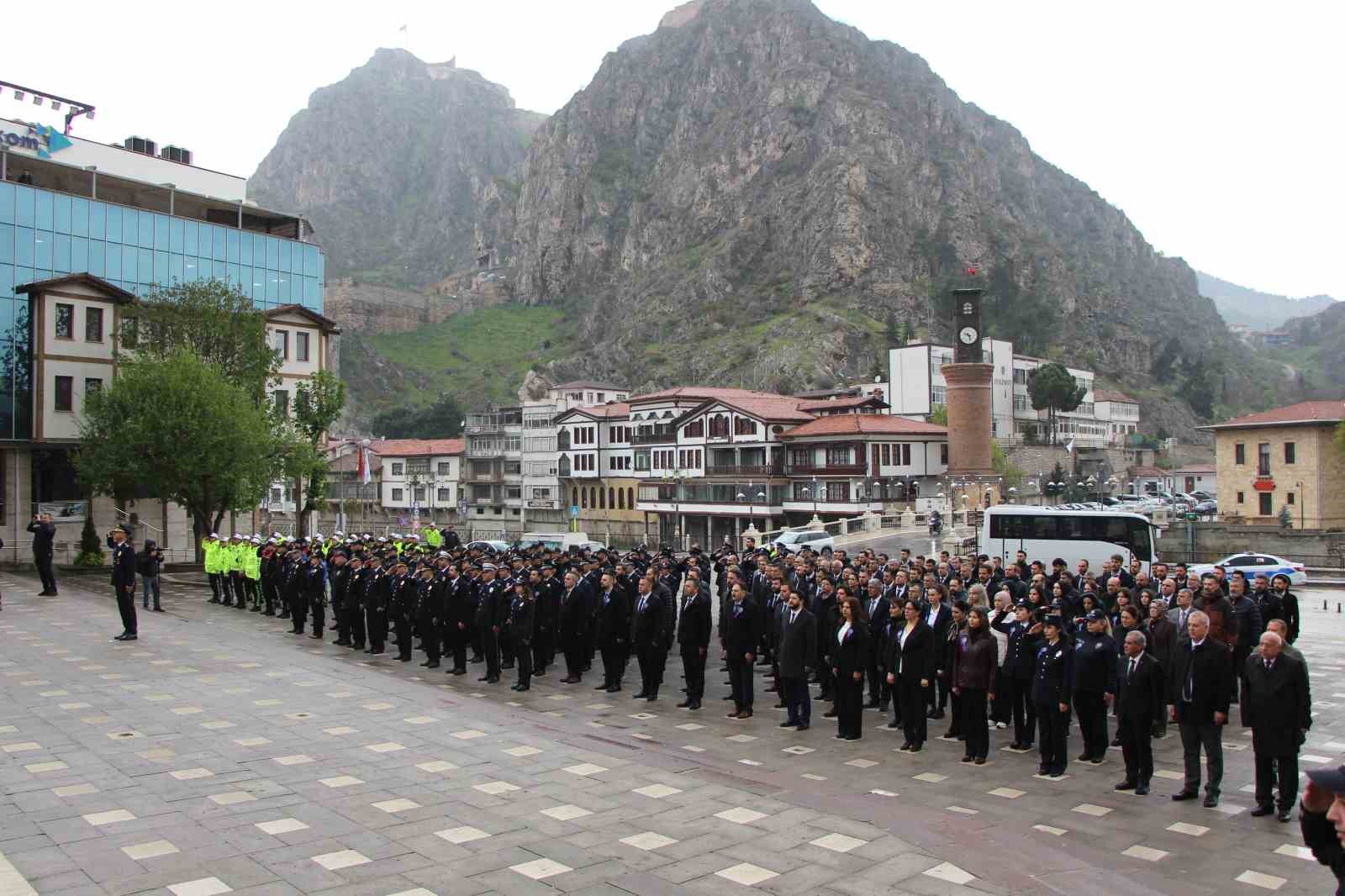 Emniyet Müdürü Saraç: "Amasya’nın güvenliği için tüm gücümüzle çalışmaya devam edeceğiz"
Emniyet Müdürü Saraç: "Amasya’nın güvenliği için tüm gücümüzle çalışmaya devam edeceğiz"