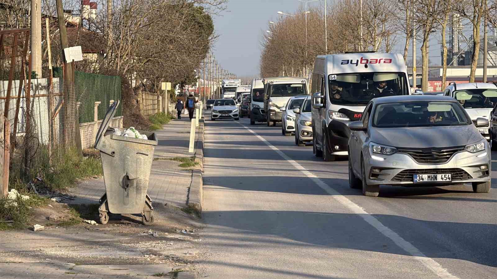 Emniyet şeridinde gidenler drona yakalandı: 10 dakikada 15 araca 300 bin lira ceza
