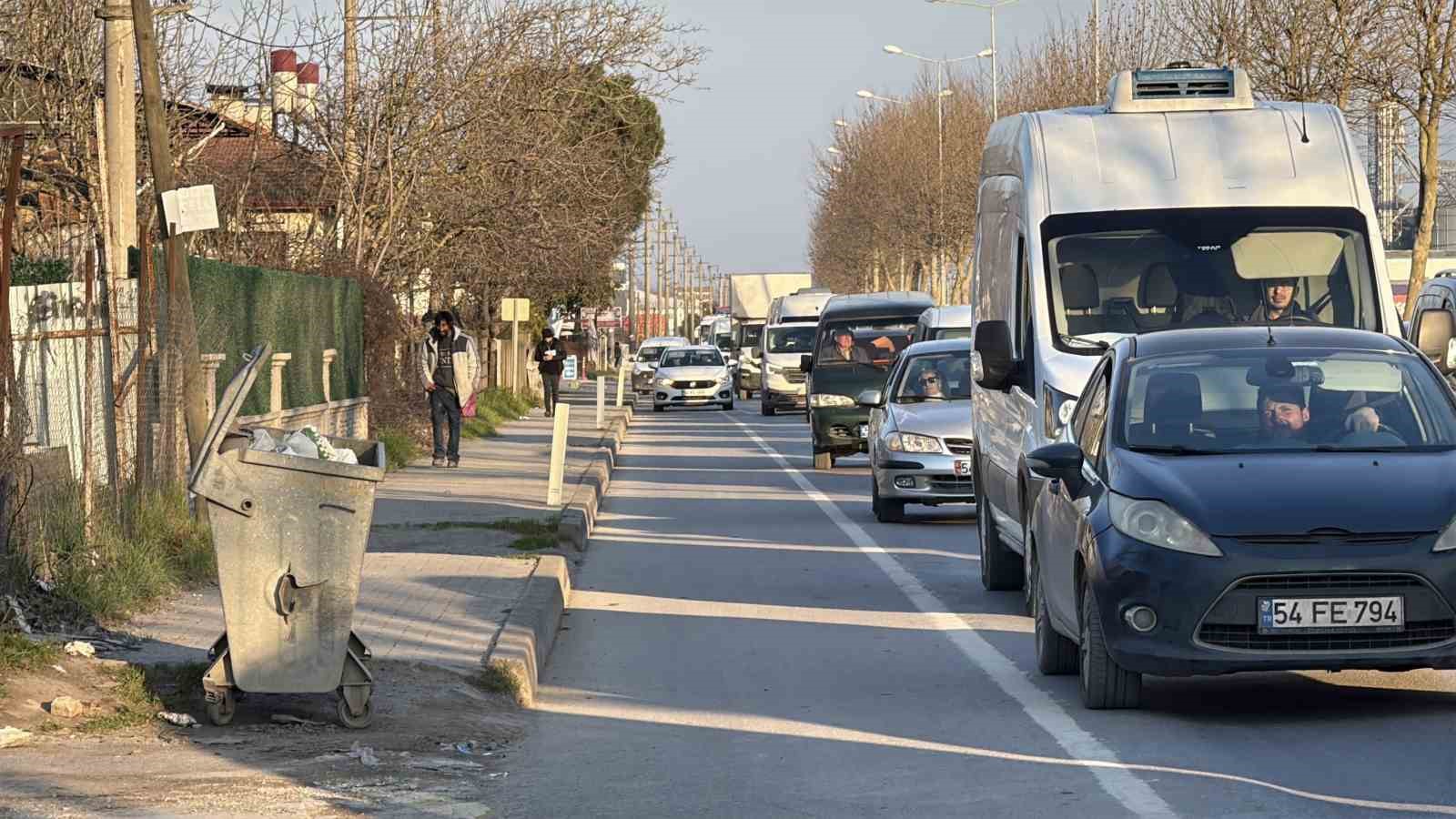 Emniyet şeridinde gidenler drona yakalandı: 10 dakikada 15 araca 300 bin lira ceza
