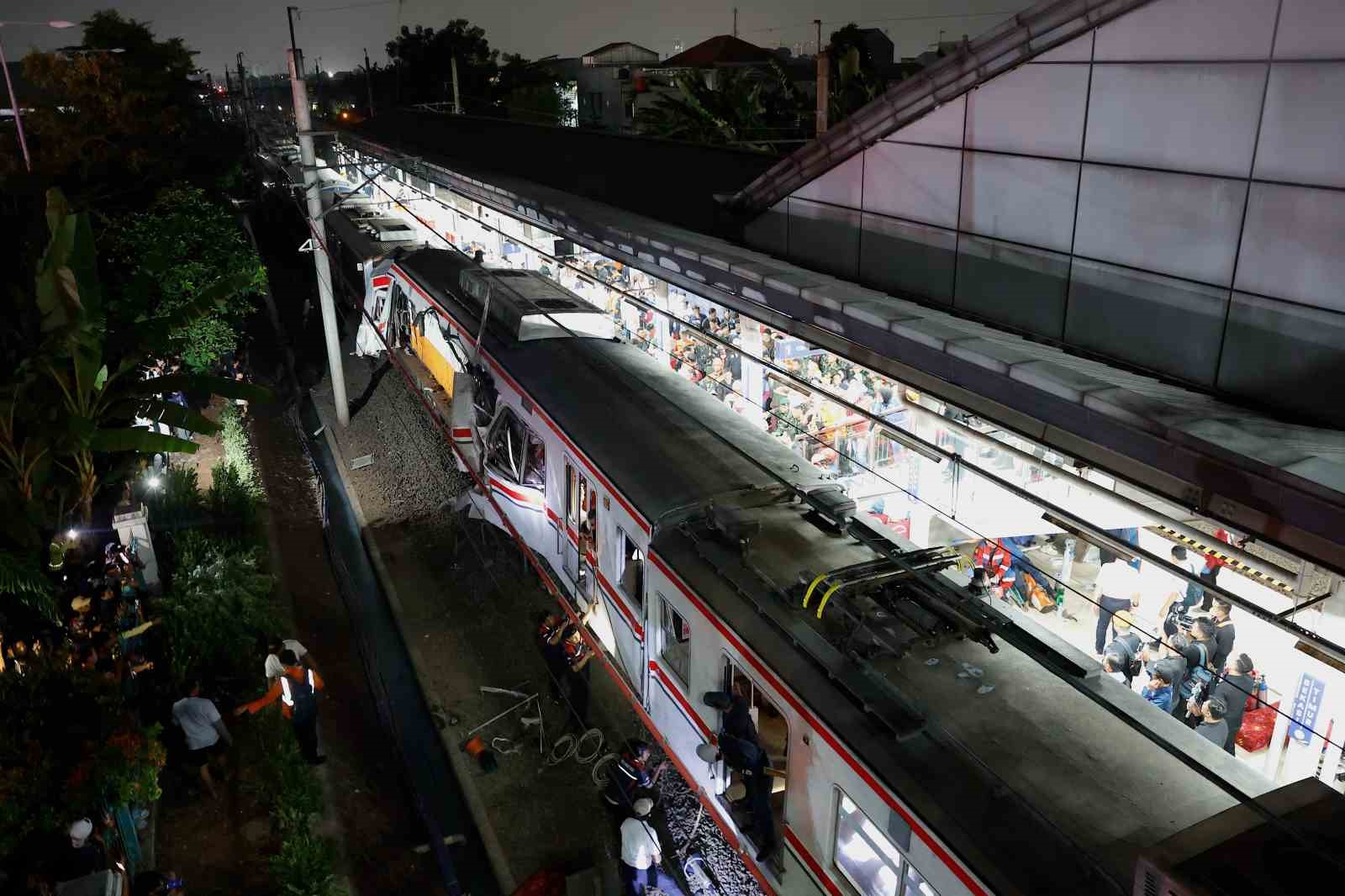 Endonezya’da tren kazası: 14 ölü, 84 yaralı
