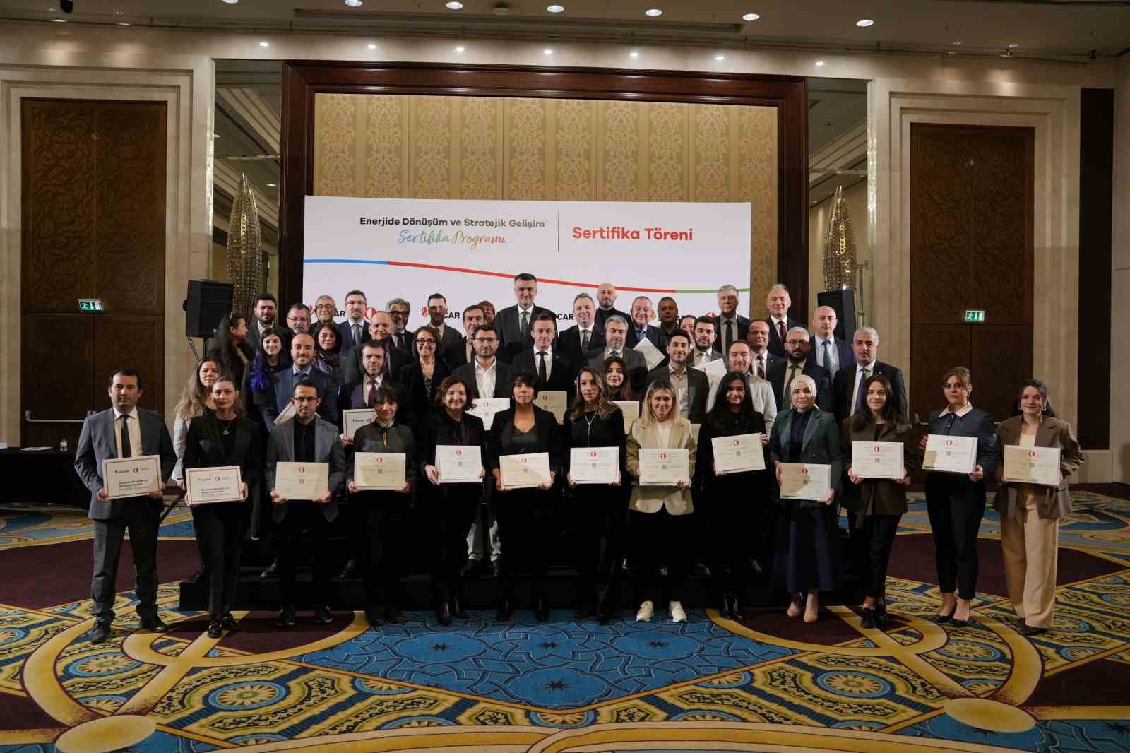 ’Enerjide Dönüşüm ve Stratejik Gelişim Programı’ ilk mezunlarını verdi
