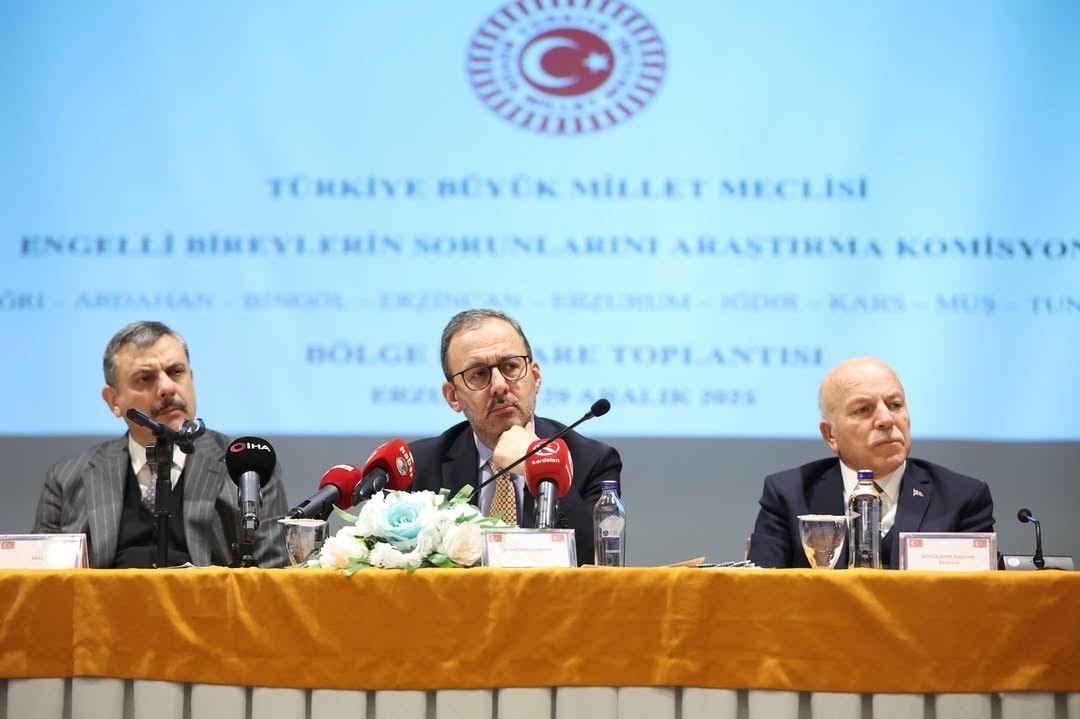 Engelli bireylerin sorunları Erzurum’da konuşuldu
