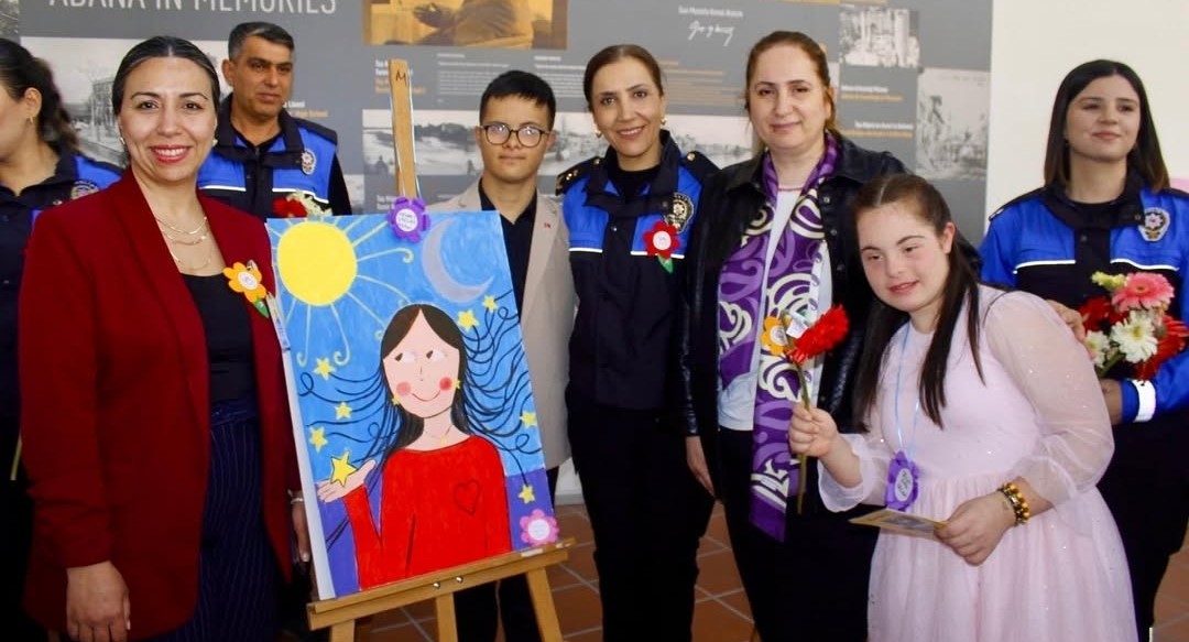 Engelli çocuklardan "Şiddete karşı sevgi" sergisi
