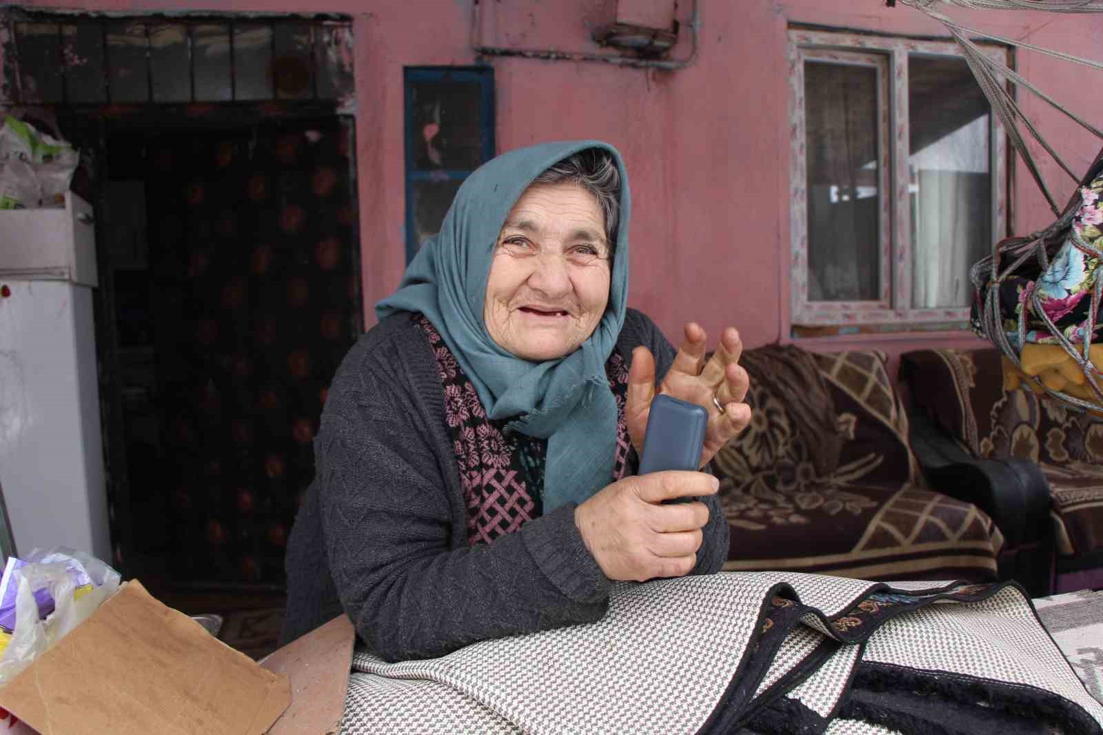 Engelli evlatlarına ömrünü adayan anne
