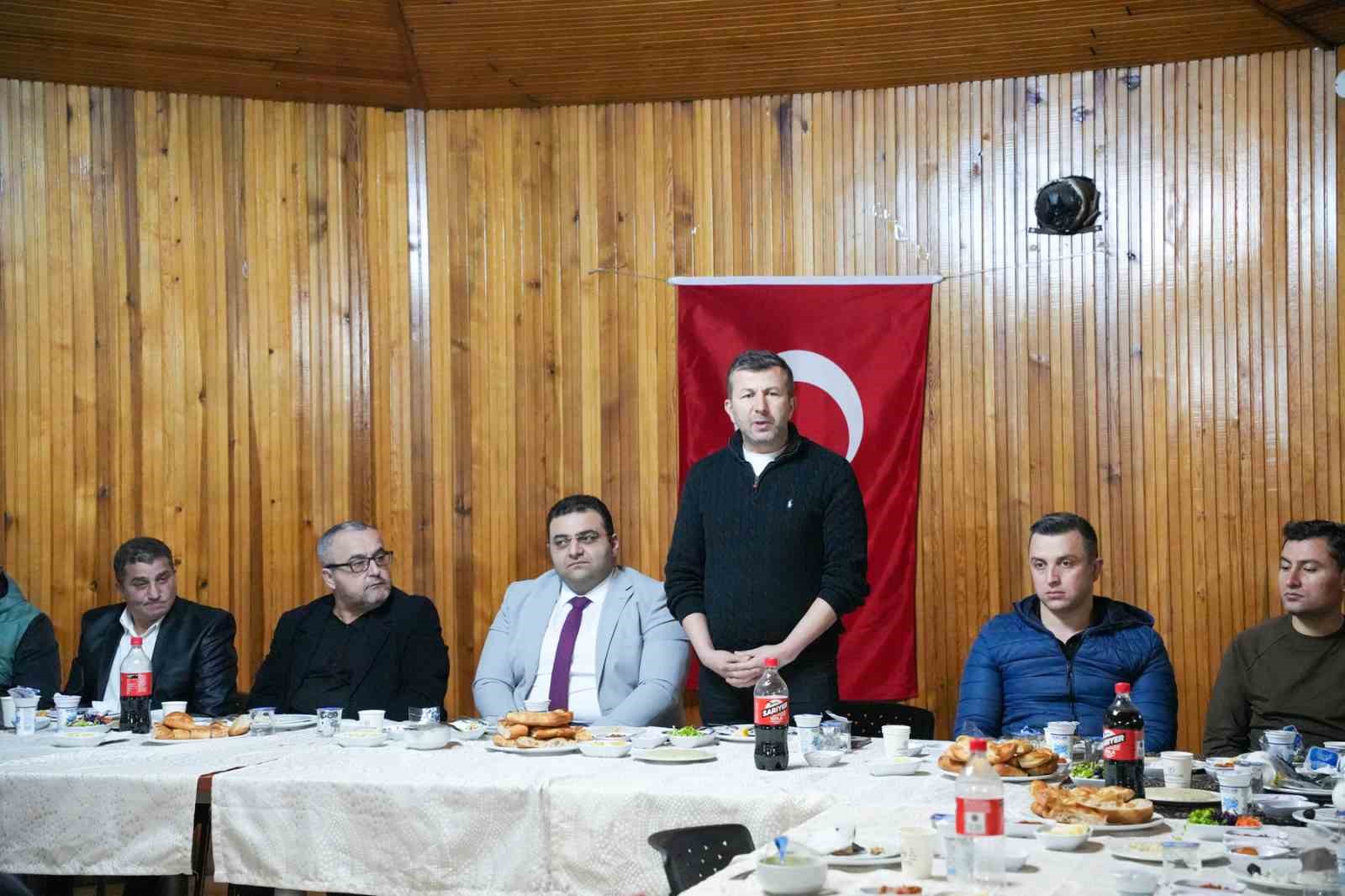 Engelliler Pazarlar’daki iftar programında ilçe protokolüyle bir araya geldi
