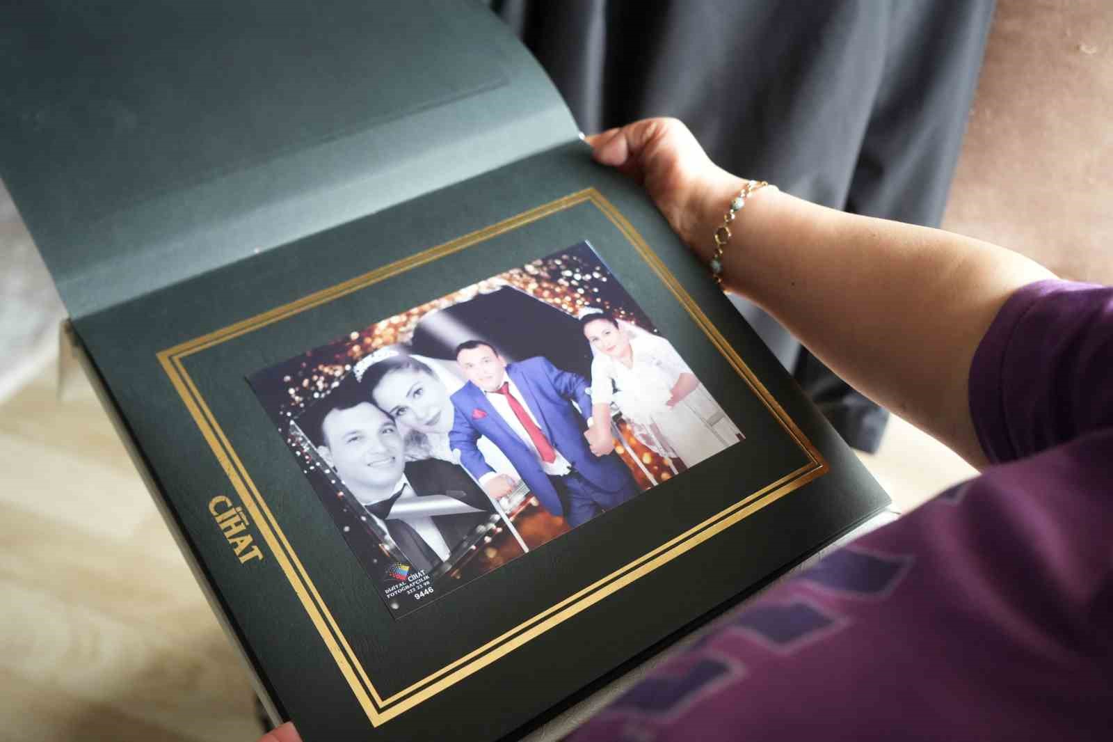 "Engellisiniz" diyenleri evlenerek, "yapamazsınız" diyenleri zeybek oynayarak susturdular
"Engellisiniz" diyenleri evlenerek, "yapamazsınız" diyenleri zeybek oynayarak susturdular