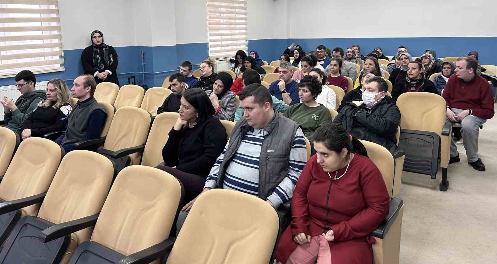 Engelsiz Hobi Atölyelerinde karne heyecanı
