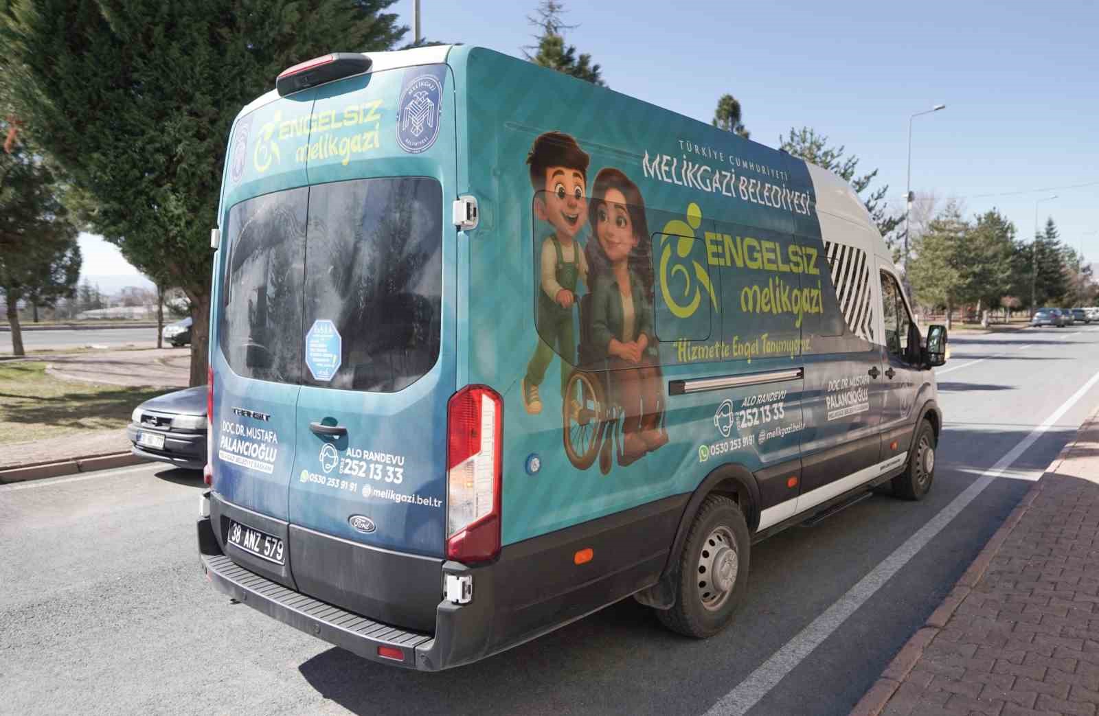 "Engelsiz Melikgazi" aracı Ramazan ayında da hizmete devam ediyor
