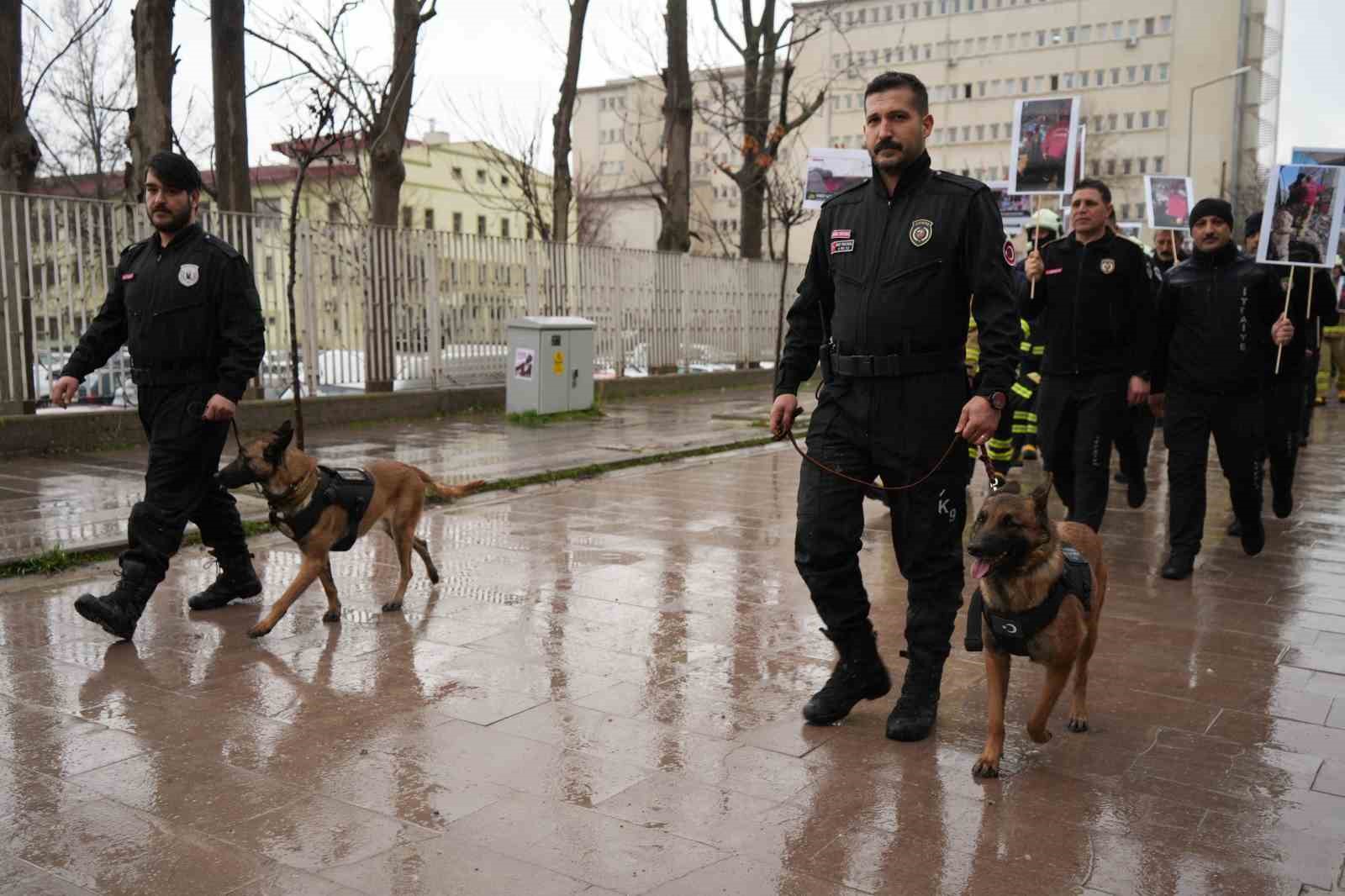 Enkaz altında hafızalara kazınan anlar: "Çay içelim" teklifi ve küçük Zehra’nın kurtuluşu
