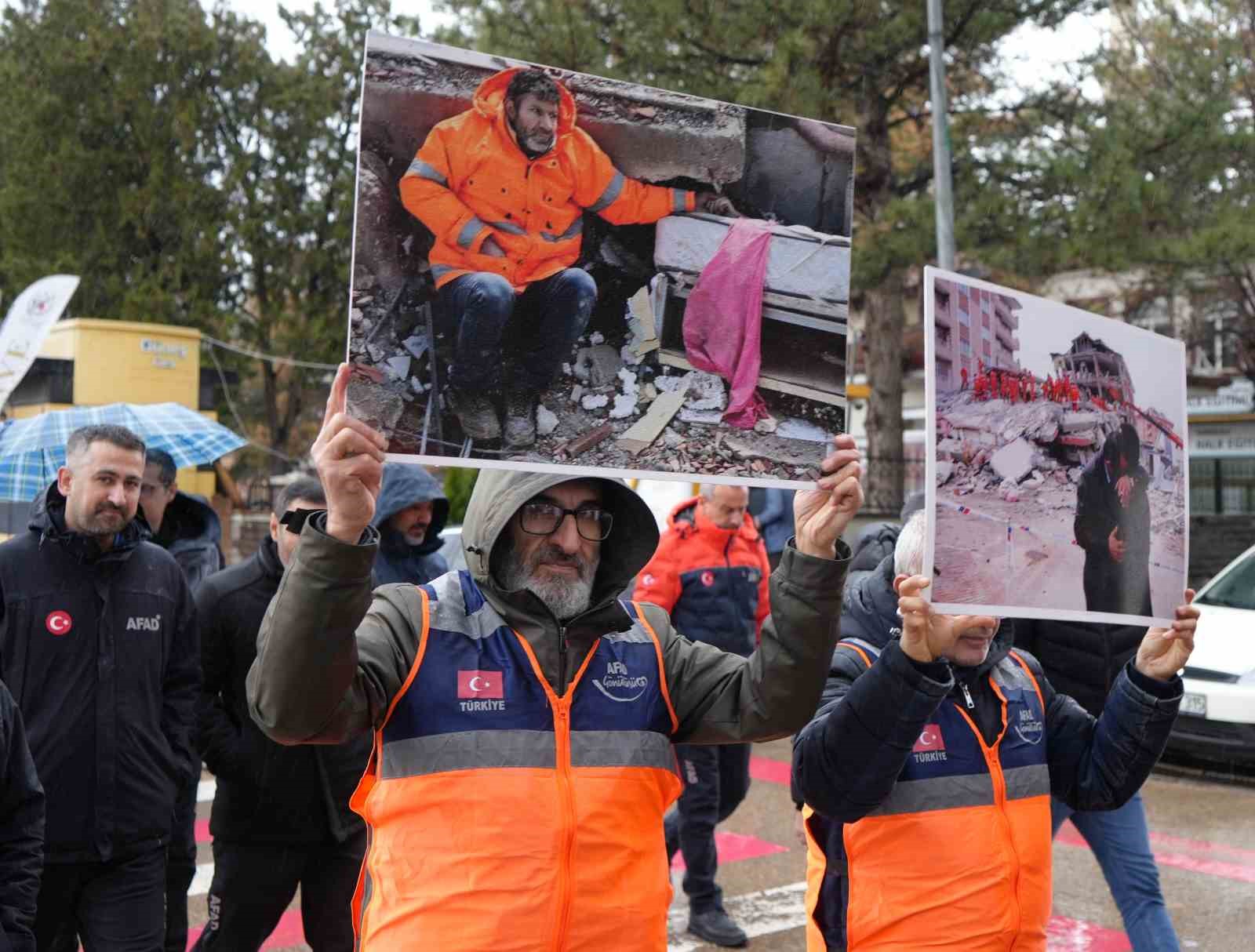 Enkaz altında hafızalara kazınan anlar: "Çay içelim" teklifi ve küçük Zehra’nın kurtuluşu
