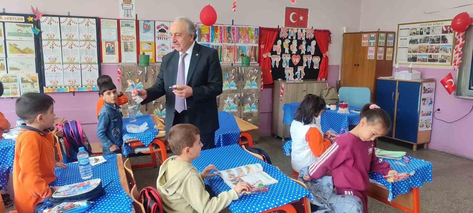 ER-VAK 23 Nisan Ulusal Egemenlik ve Çocuk Bayramı’nda okullardaydı
