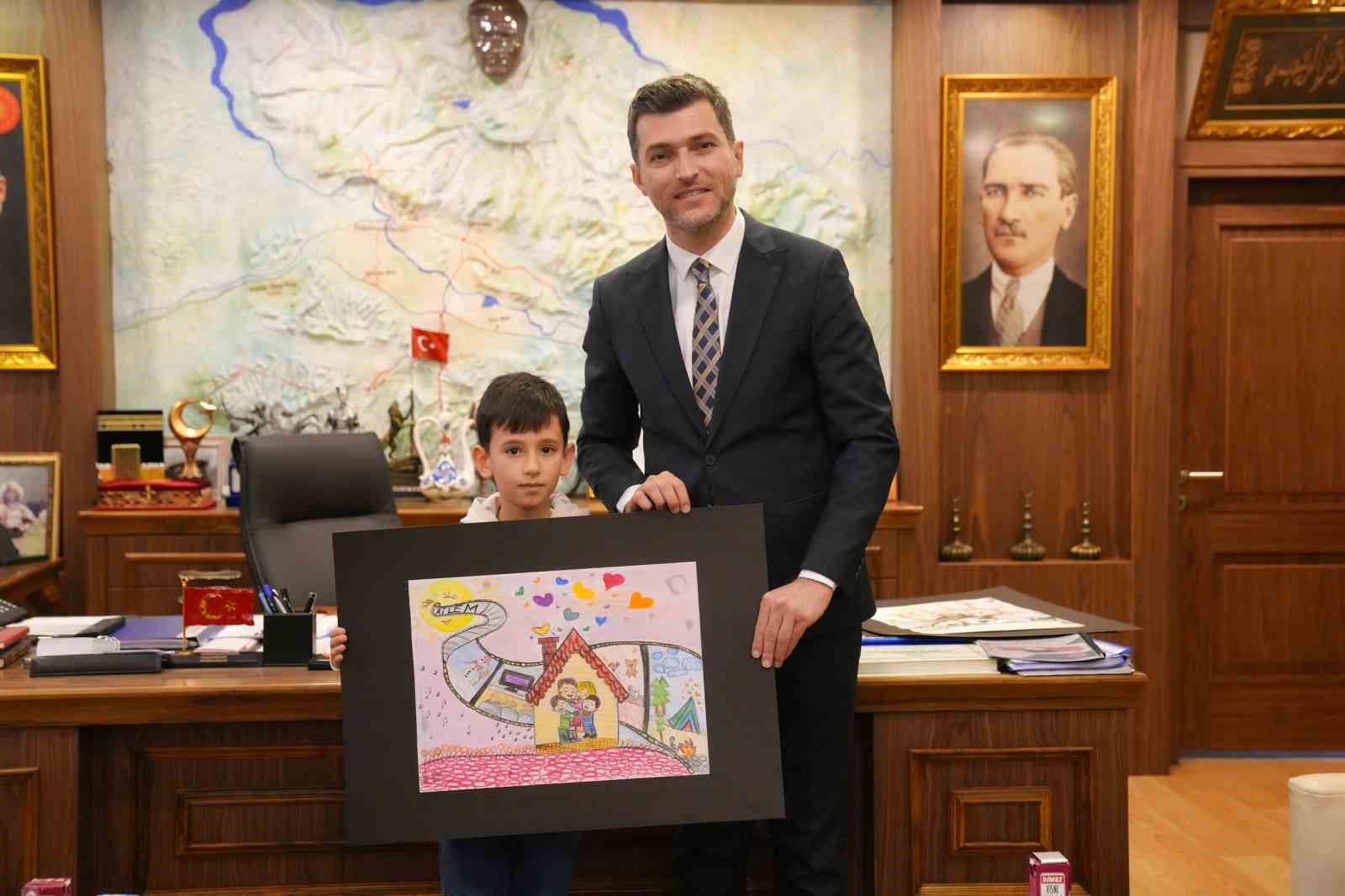 Erbaa Belediyesi ile aile bilinci sanatla güçlendi
