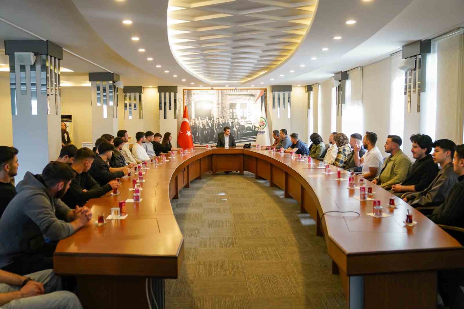 Erbaa Belediyesi’nden öğrencilere savunma eğitimi
Erbaa Belediyesi’nden öğrencilere savunma eğitimi