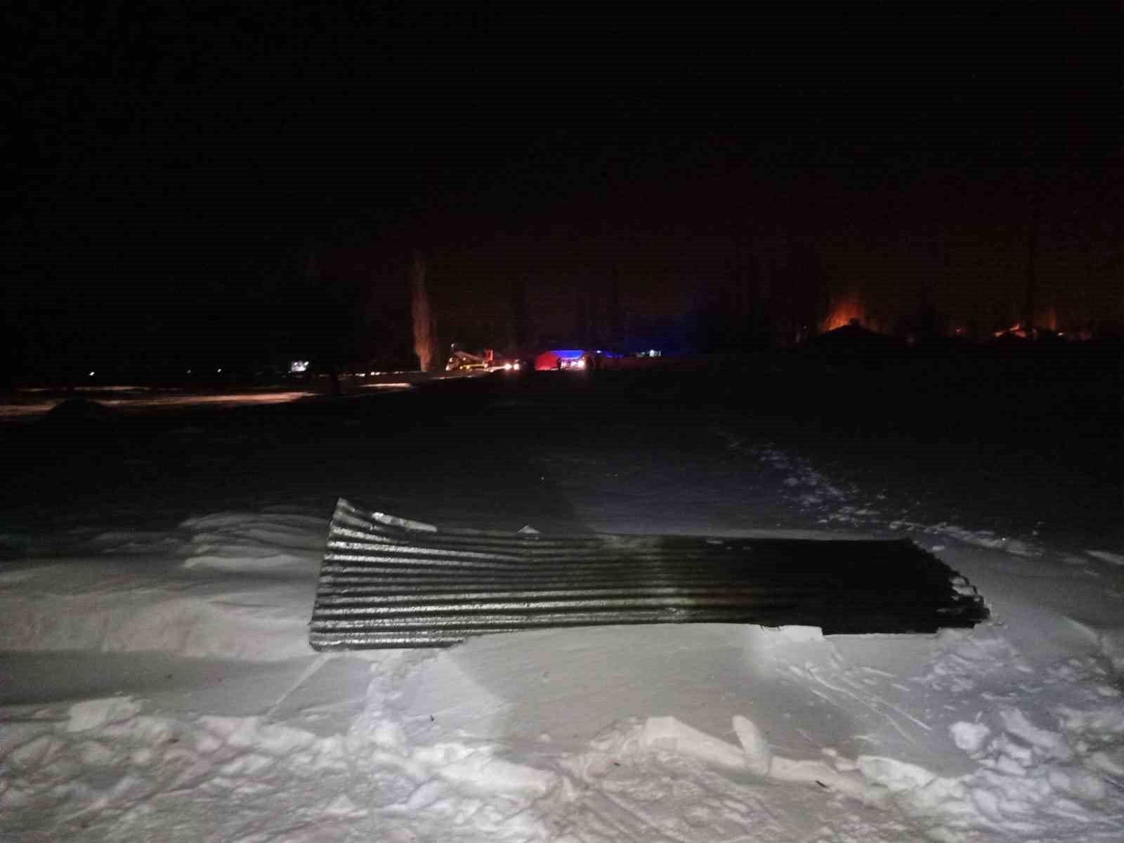 Erciş’te 3 ayrı yangın
