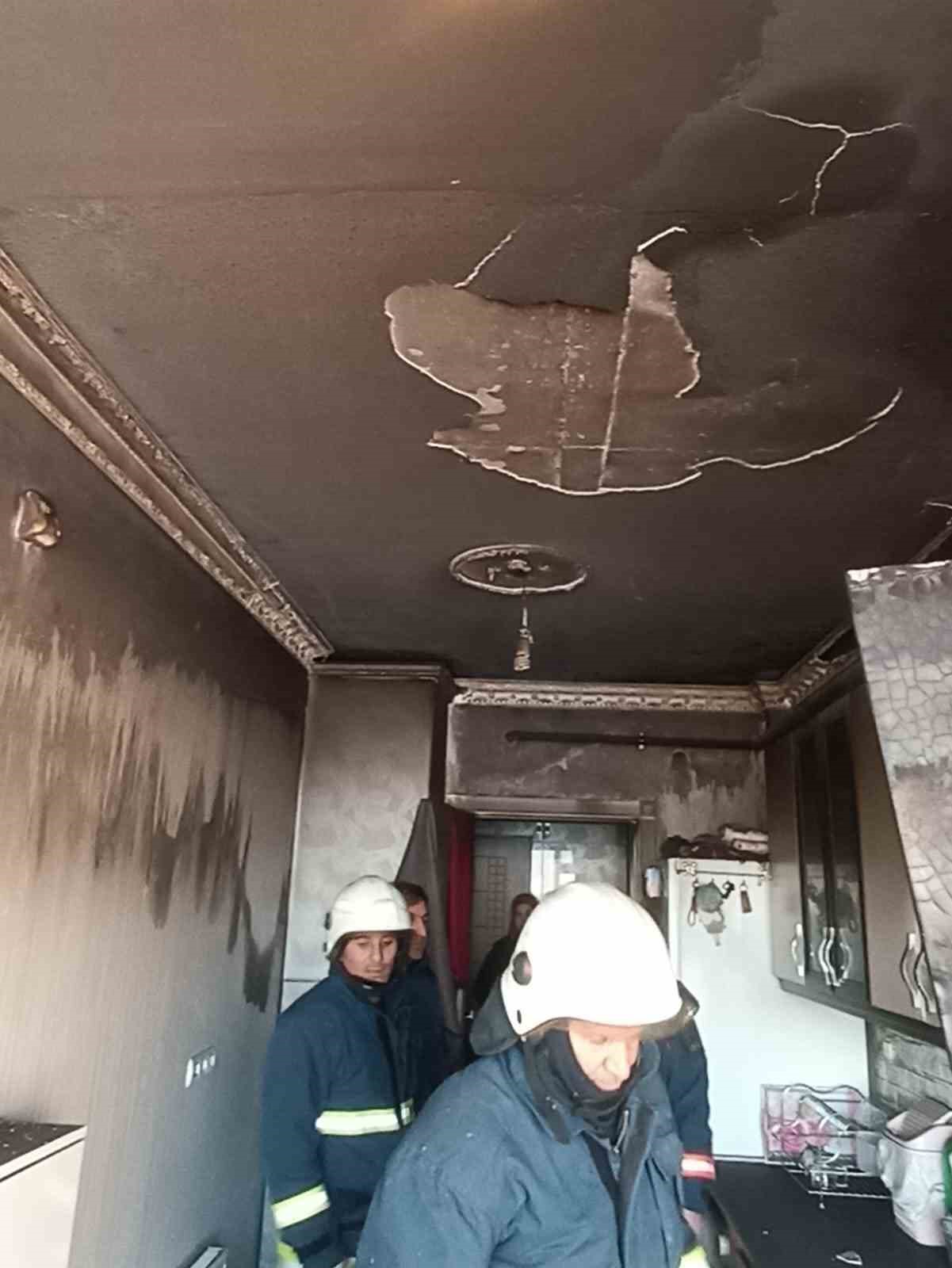 Erciş’te 3 ayrı yangın
