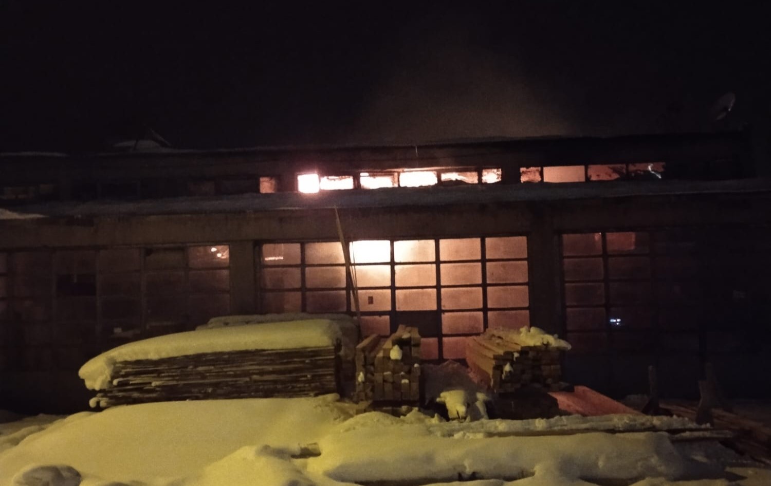 Erciş’te iş yeri yangını
