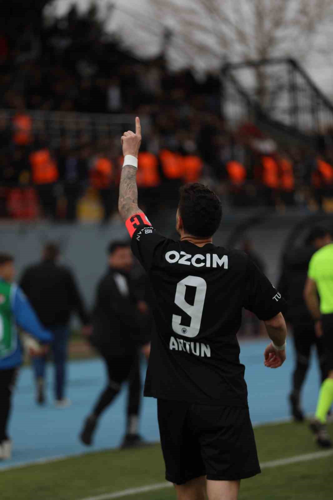 Erciyes 38 FK kaptanı Artun yedinci golünü attı

