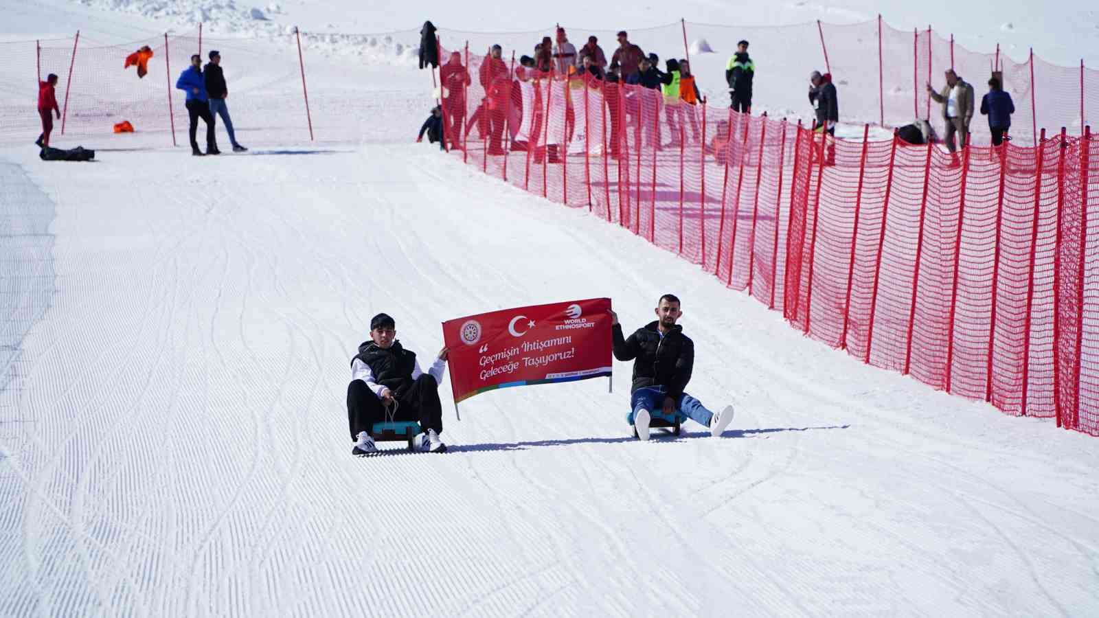 Erciyes, Geleneksel Kızak Türkiye Şampiyonası’na ev sahipliği yaptı
Erciyes, Geleneksel Kızak Türkiye Şampiyonası’na ev sahipliği yaptı