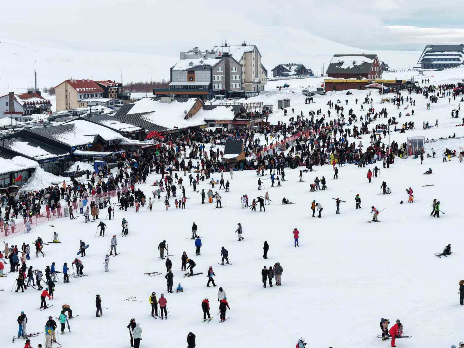 Erciyes’te hafta sonu yoğunluğu
