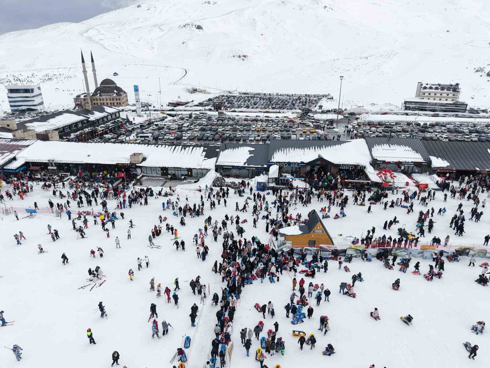 Erciyes’te hafta sonu yoğunluğu
