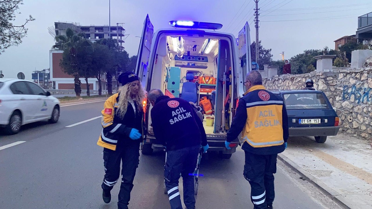 Erdemli’de kamyonet ile motosiklet çarpıştı: 1 yaralı
