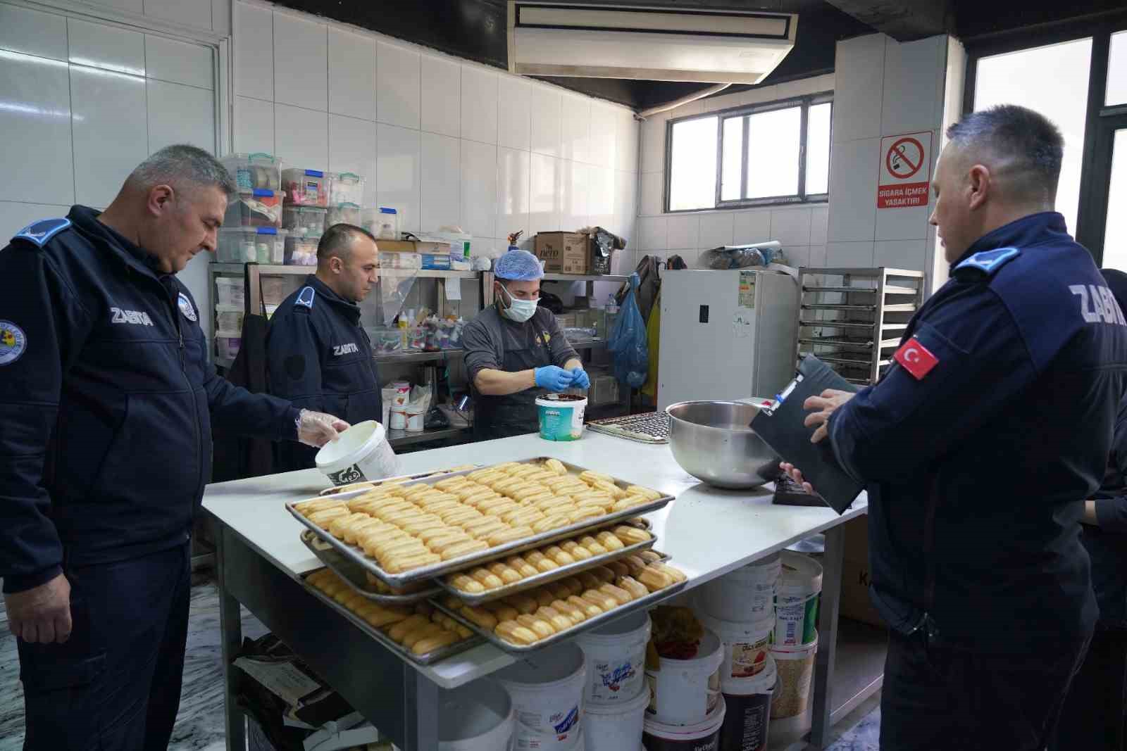 Erdemli’de zabıta ekiplerinden bayram öncesi denetim
