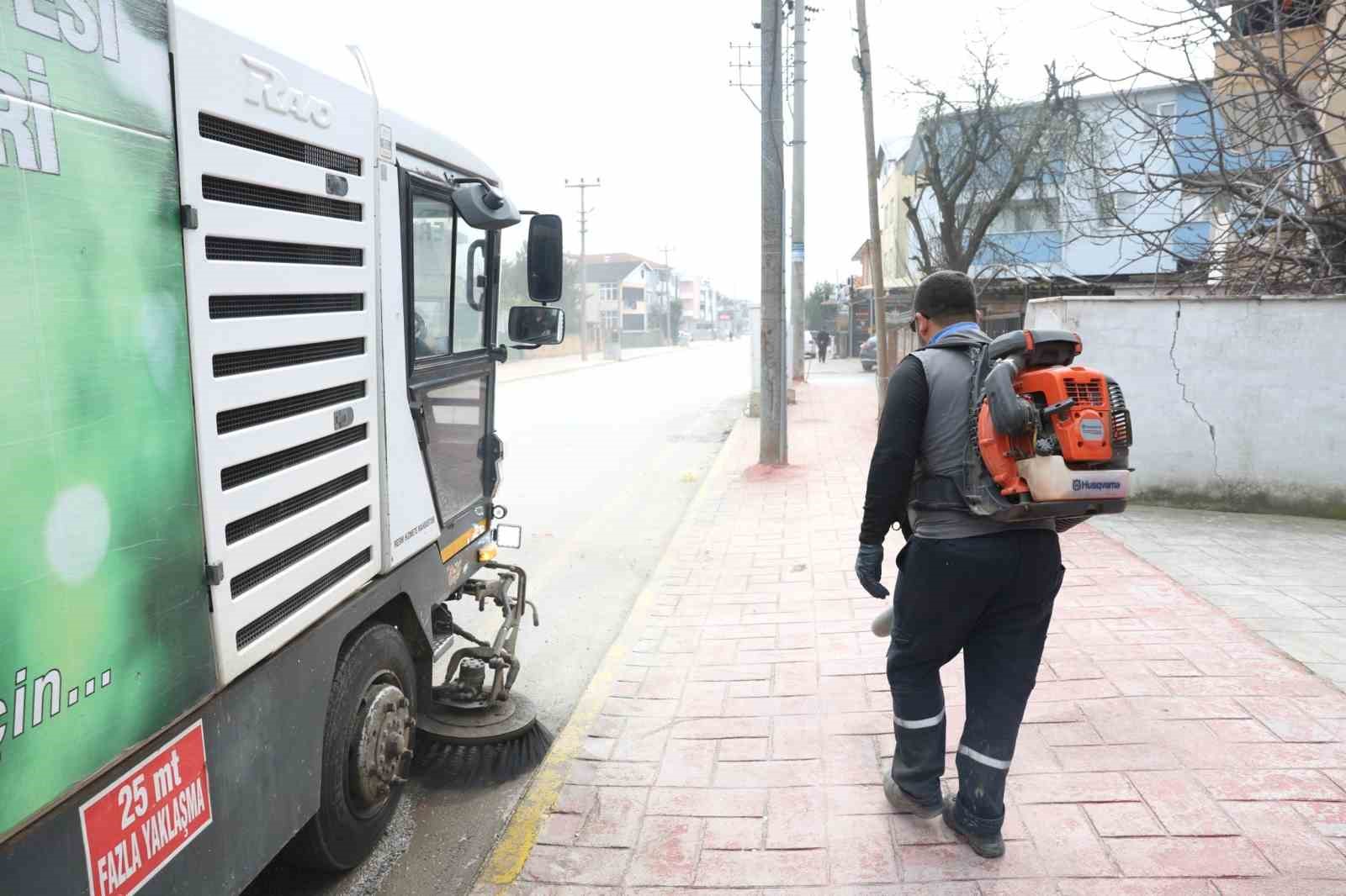 Erenler’de bayram temizliği mesaisi başladı
