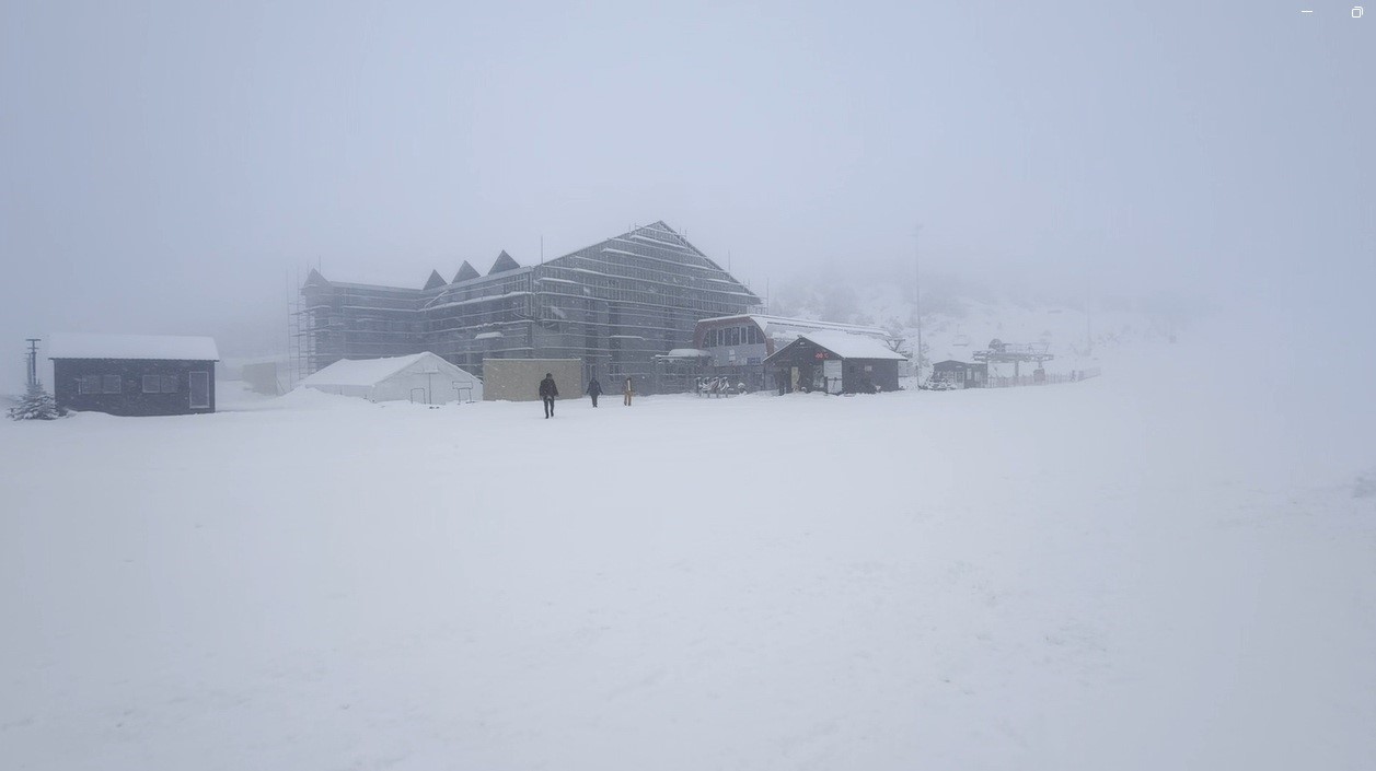 Ergan Dağı’nda kar rekoru: 2. etap teleski hattı kar altında
