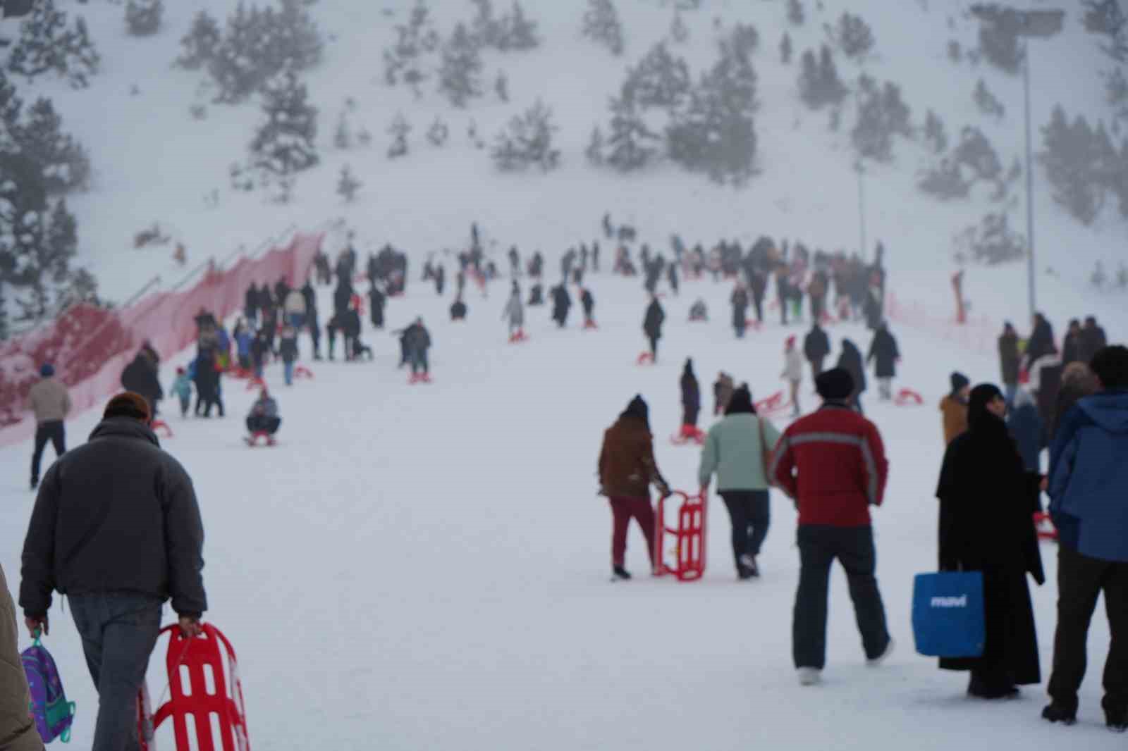 Ergan Kayak Merkezi sömestirde doldu taştı
