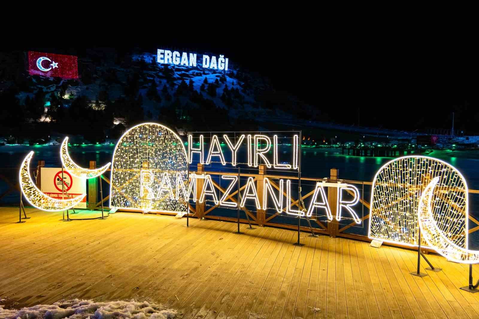 Ergan’da "Hayırlı Ramazanlar" ışıltısı
