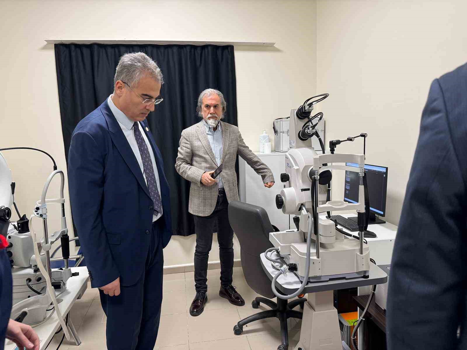 Ergani Devlet Hastanesi’nde göz anjiyo cihazı hizmete girdi
