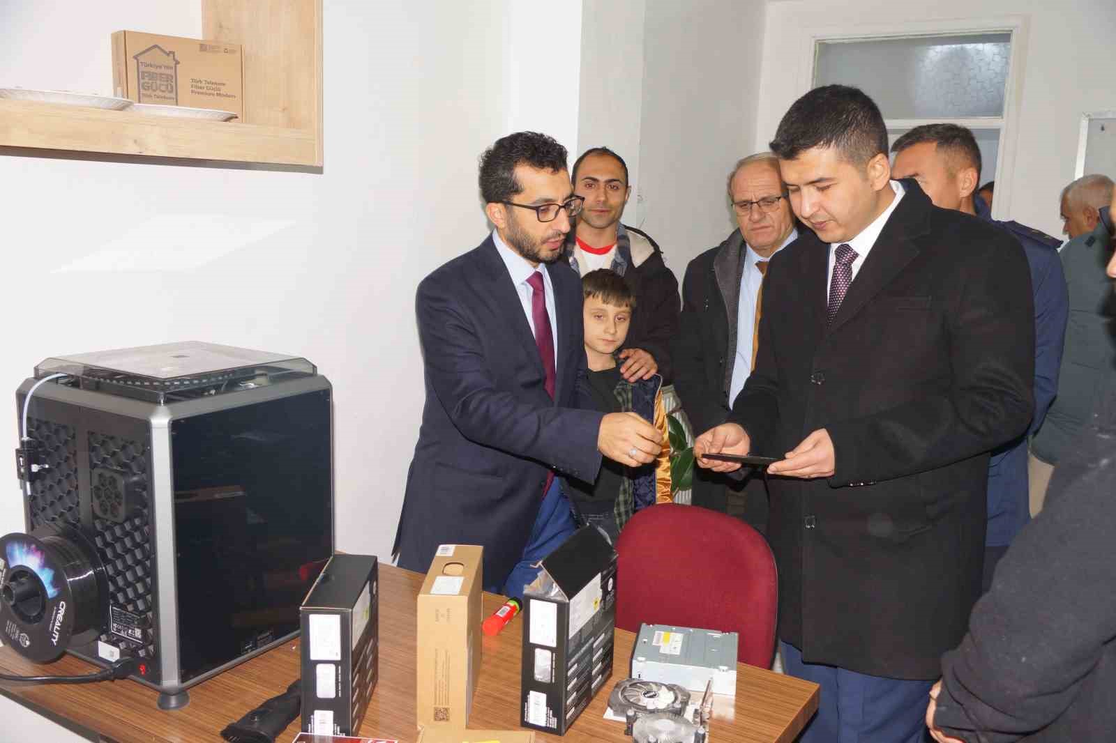 Ermenek’te Tekke Diyanet Gençlik Merkezi dualarla hizmete açıldı
Ermenek’te Tekke Diyanet Gençlik Merkezi dualarla hizmete açıldı